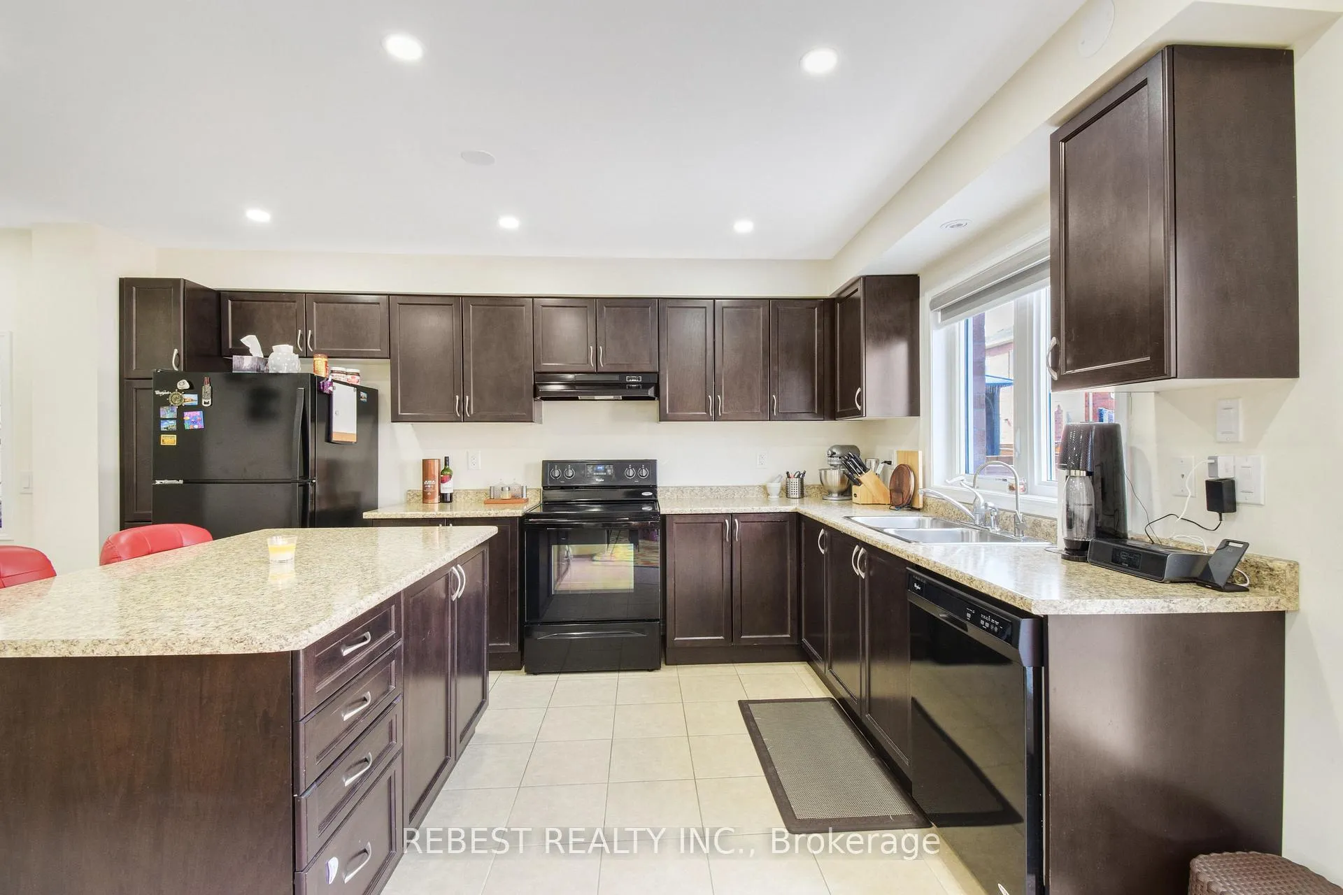 Photo 21 of 32 Volner Road, Brampton, Northwest Brampton — HOMEH