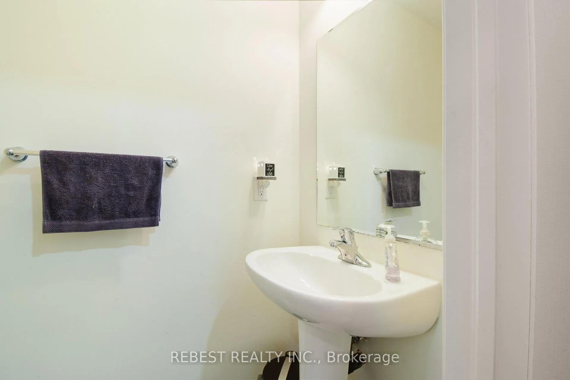 Photo 23 of 32 Volner Road, Brampton, Northwest Brampton — HOMEH