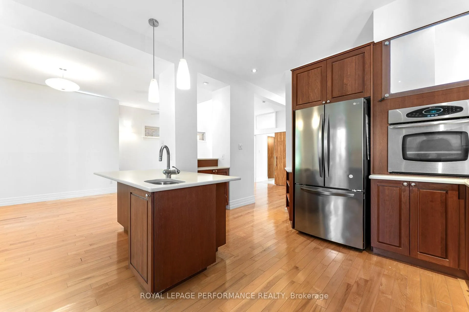 Photo 15 of 45 Old Sunset Boulevard, Ottawa, Dows Lake — HOMEH