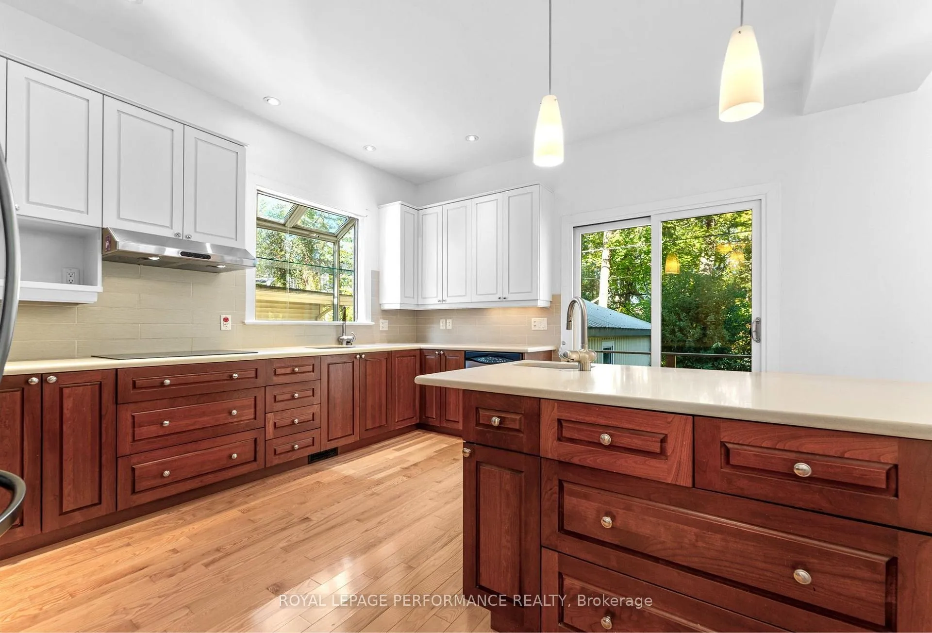 Photo 18 of 45 Old Sunset Boulevard, Ottawa, Dows Lake — HOMEH