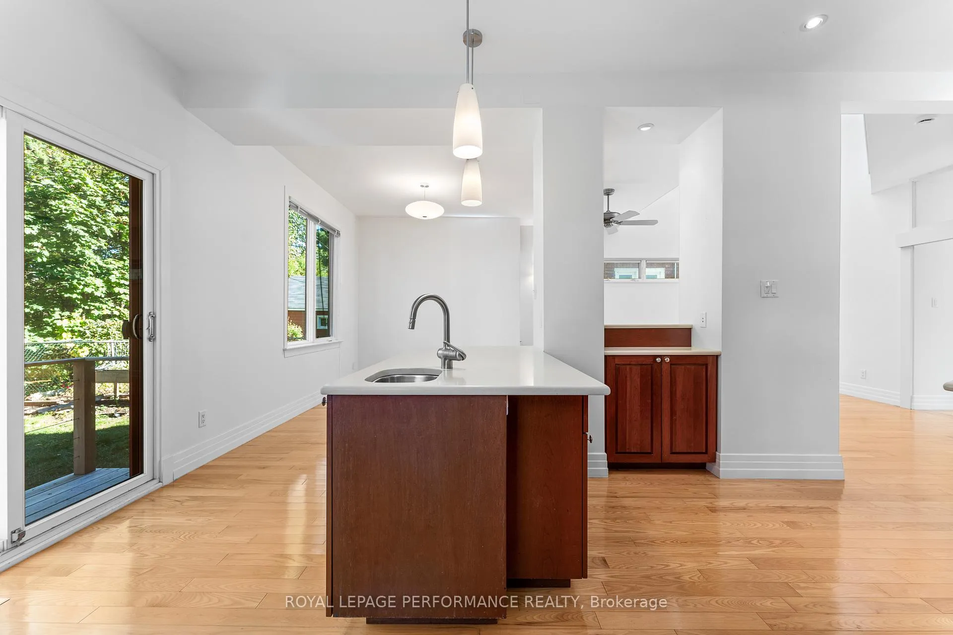 Photo 20 of 45 Old Sunset Boulevard, Ottawa, Dows Lake — HOMEH