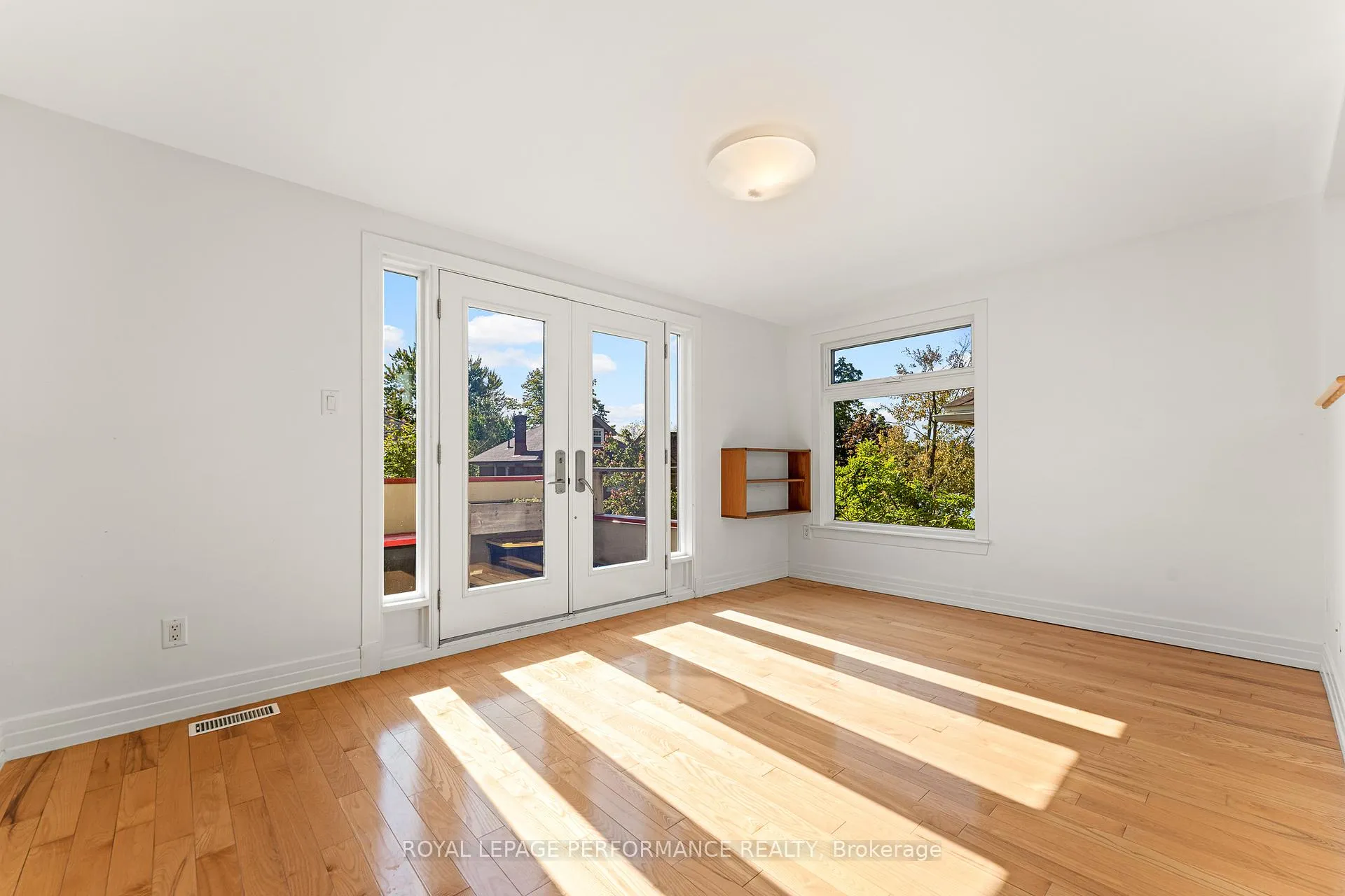 Photo 25 of 45 Old Sunset Boulevard, Ottawa, Dows Lake — HOMEH