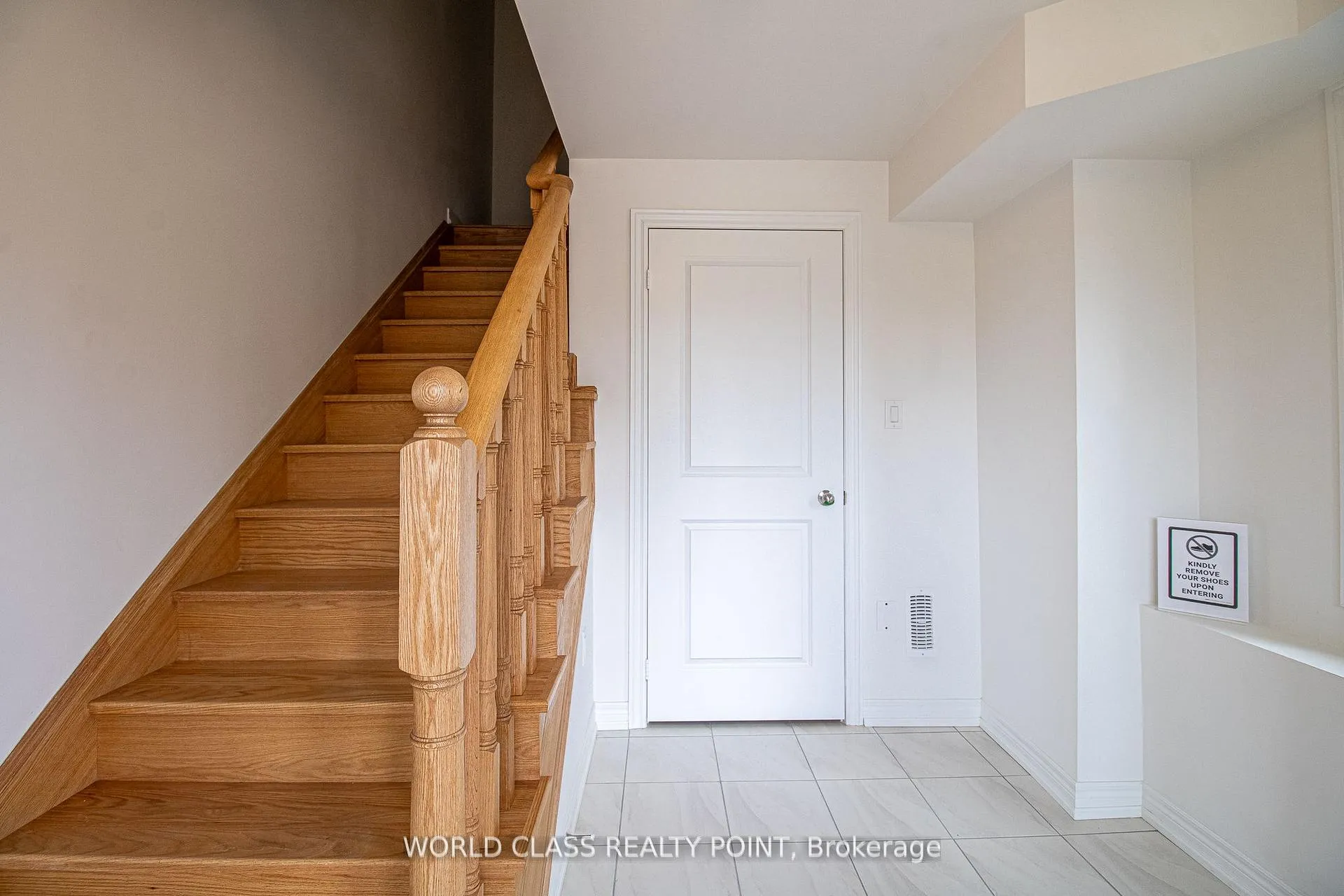 Photo 4 of 432 Salem Road, Ajax, South East — HOMEH