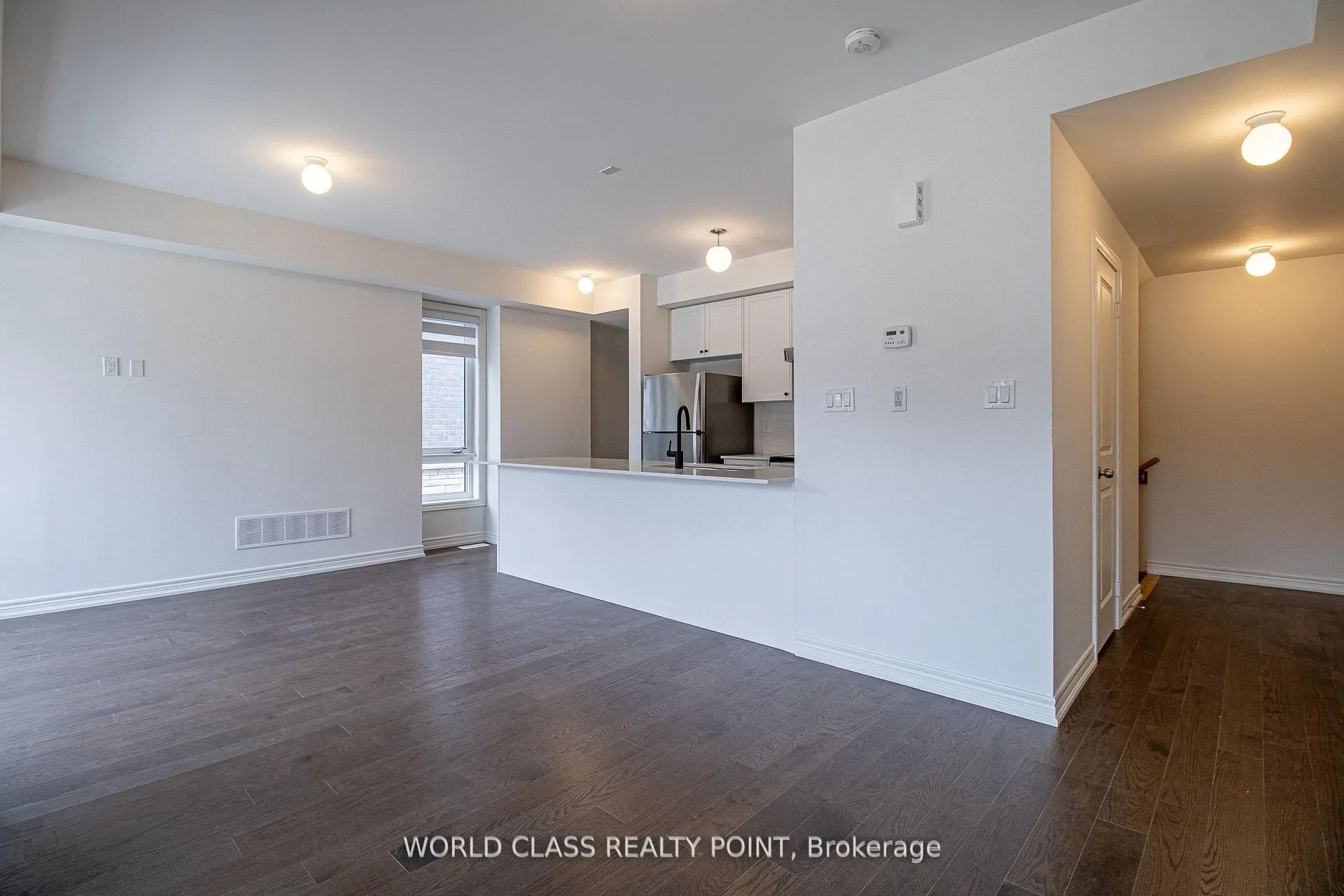 Photo 8 of 432 Salem Road, Ajax, South East — HOMEH