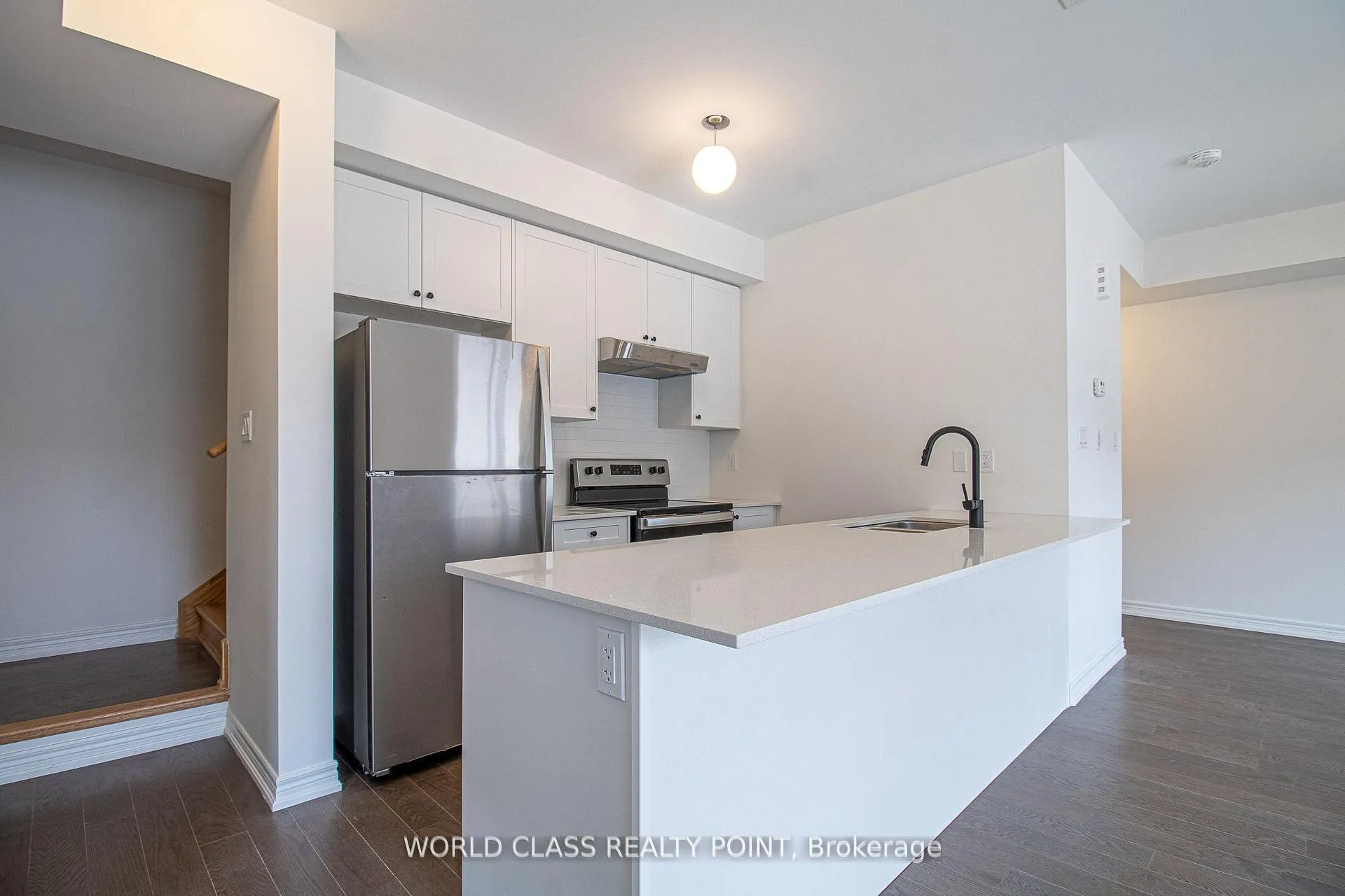 Photo 13 of 432 Salem Road, Ajax, South East — HOMEH