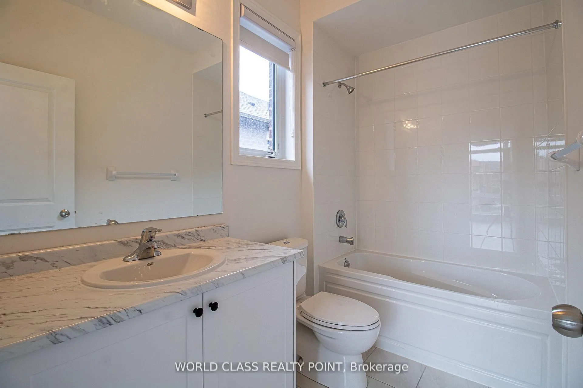 Photo 22 of 432 Salem Road, Ajax, South East — HOMEH