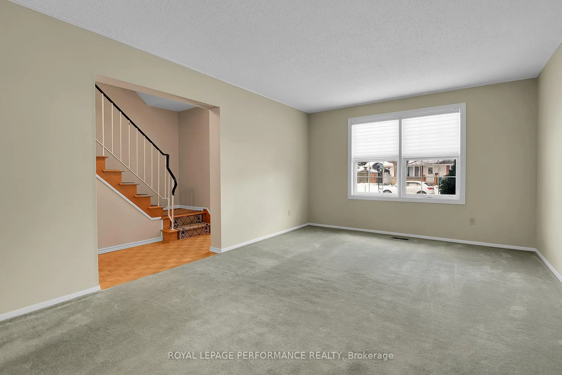 Photo 6 of 2166 Bickerton Avenue, Ottawa, Beacon Hill North — HOMEH