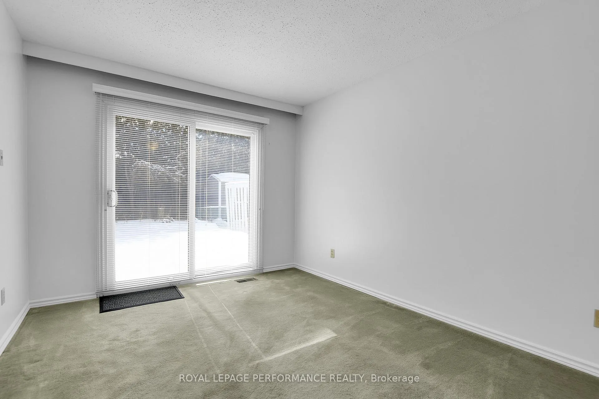 Photo 14 of 2166 Bickerton Avenue, Ottawa, Beacon Hill North — HOMEH