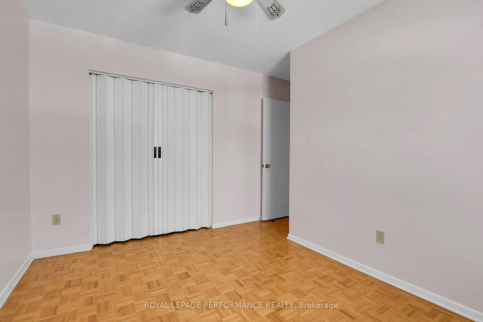 Photo 26 of 2166 Bickerton Avenue, Ottawa, Beacon Hill North — HOMEH