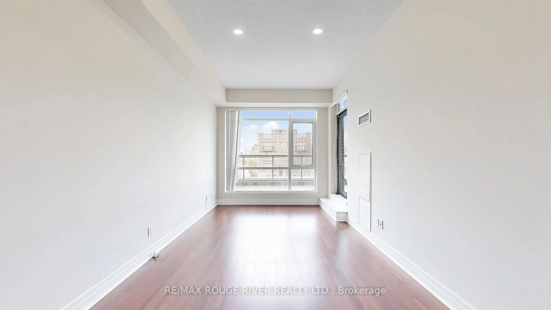 Photo 5 of Unit 205, 8110 Birchmount Road, Markham, Unionville — HOMEH