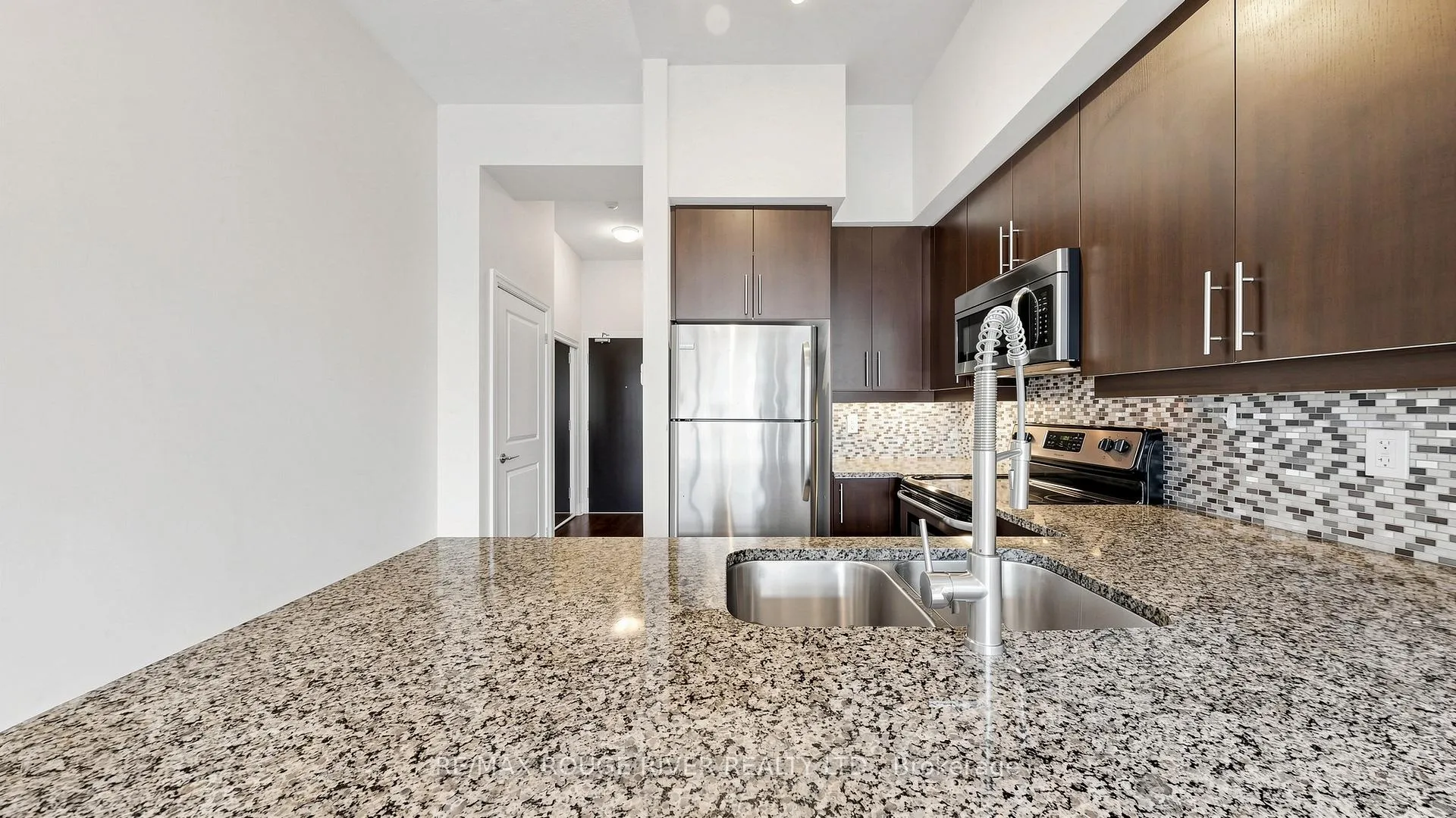 Photo 10 of Unit 205, 8110 Birchmount Road, Markham, Unionville — HOMEH