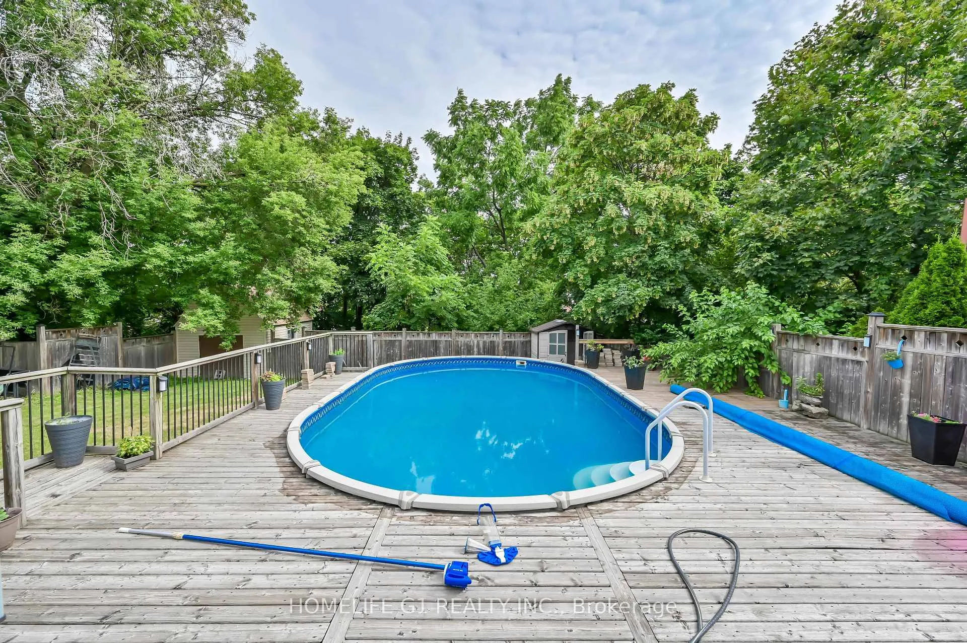 Photo 10 of 10 Douglas Place, Hamilton, Stoney Creek — HOMEH