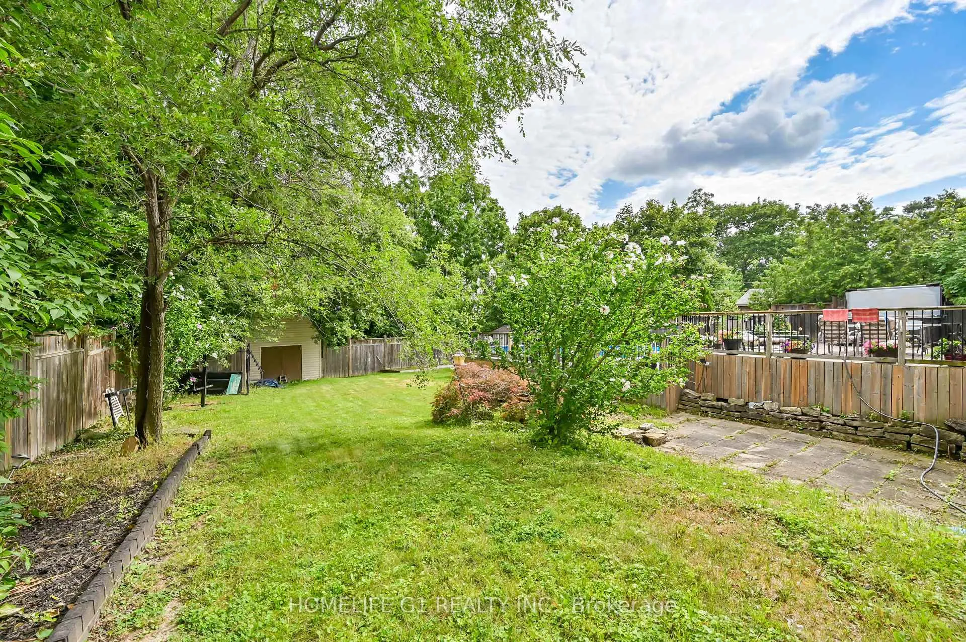 Photo 14 of 10 Douglas Place, Hamilton, Stoney Creek — HOMEH