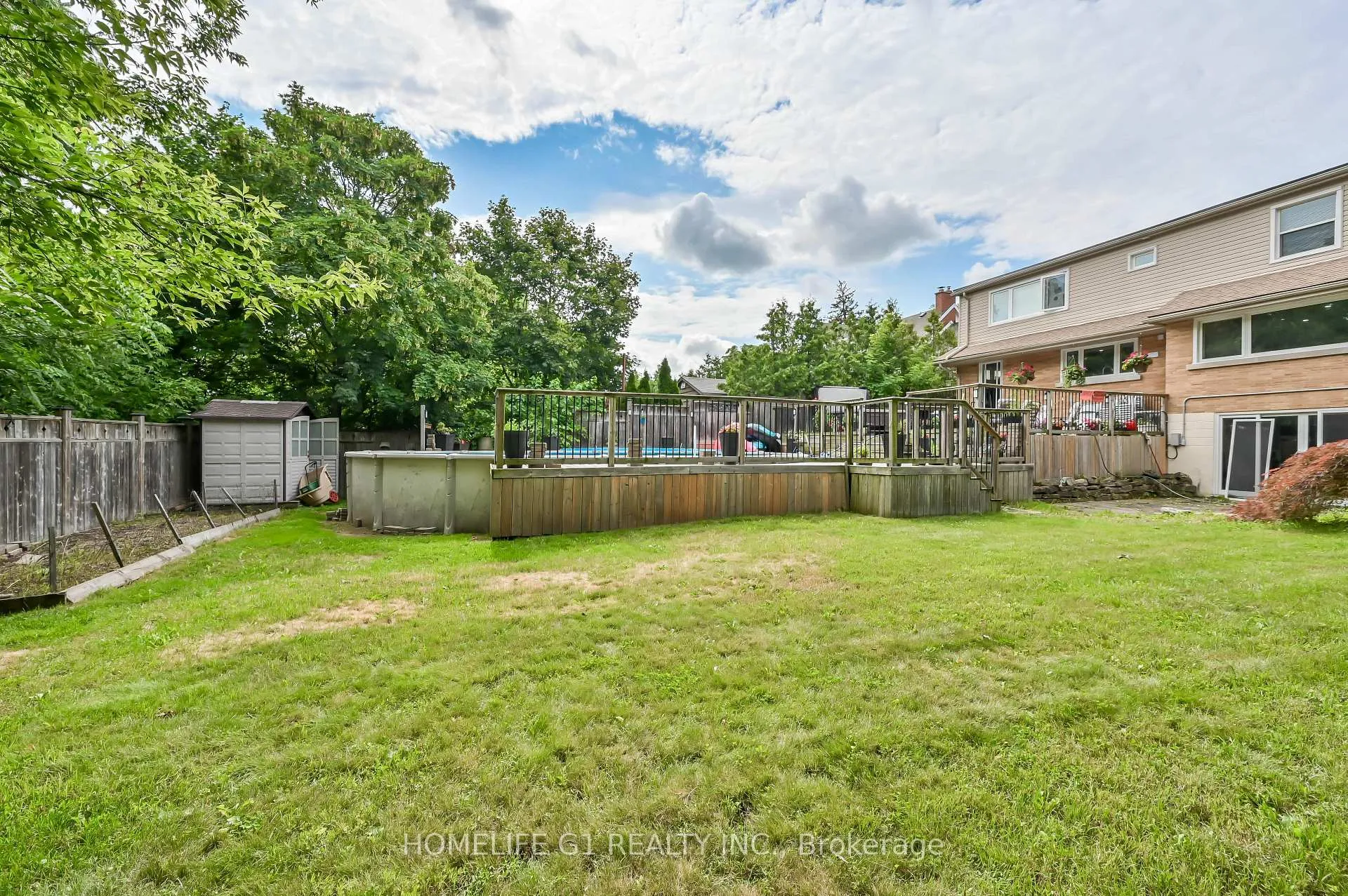 Photo 16 of 10 Douglas Place, Hamilton, Stoney Creek — HOMEH