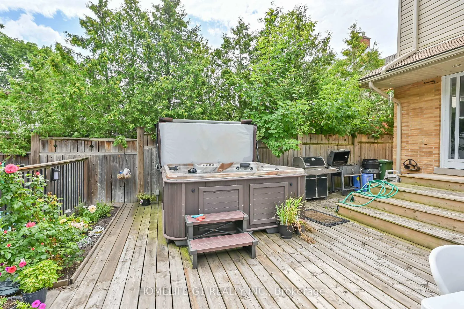 Photo 20 of 10 Douglas Place, Hamilton, Stoney Creek — HOMEH