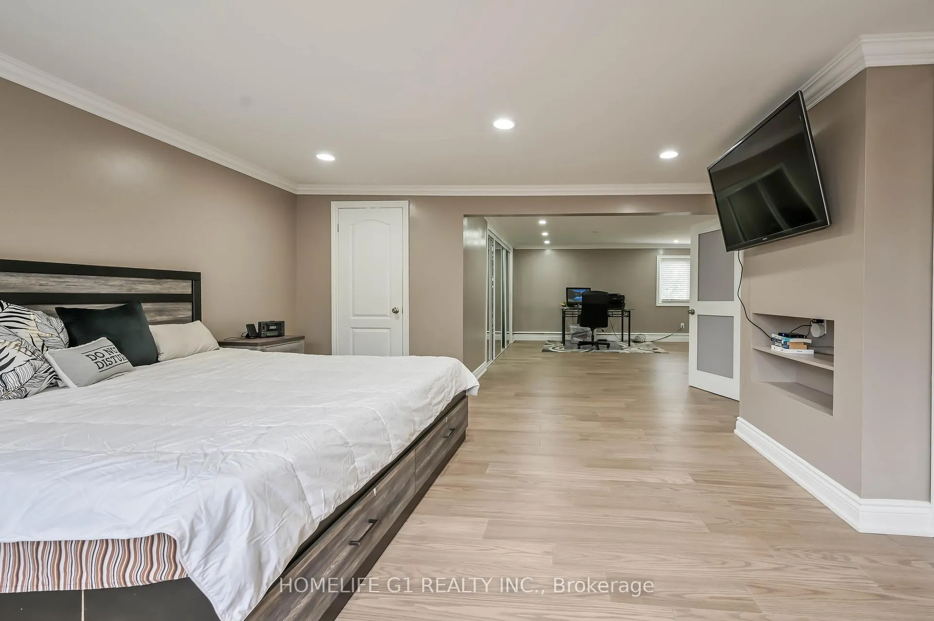 Photo 30 of 10 Douglas Place, Hamilton, Stoney Creek — HOMEH