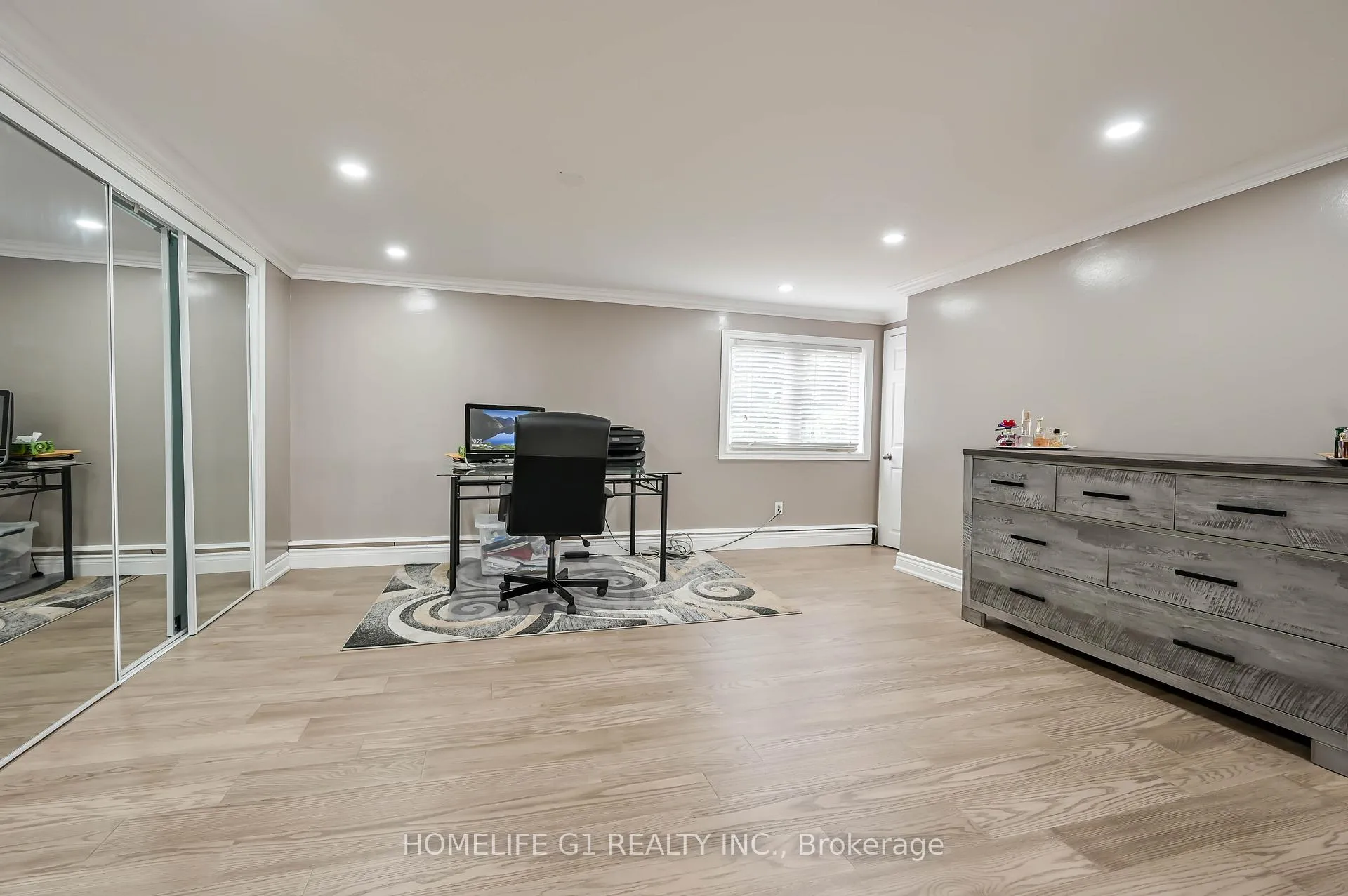 Photo 31 of 10 Douglas Place, Hamilton, Stoney Creek — HOMEH