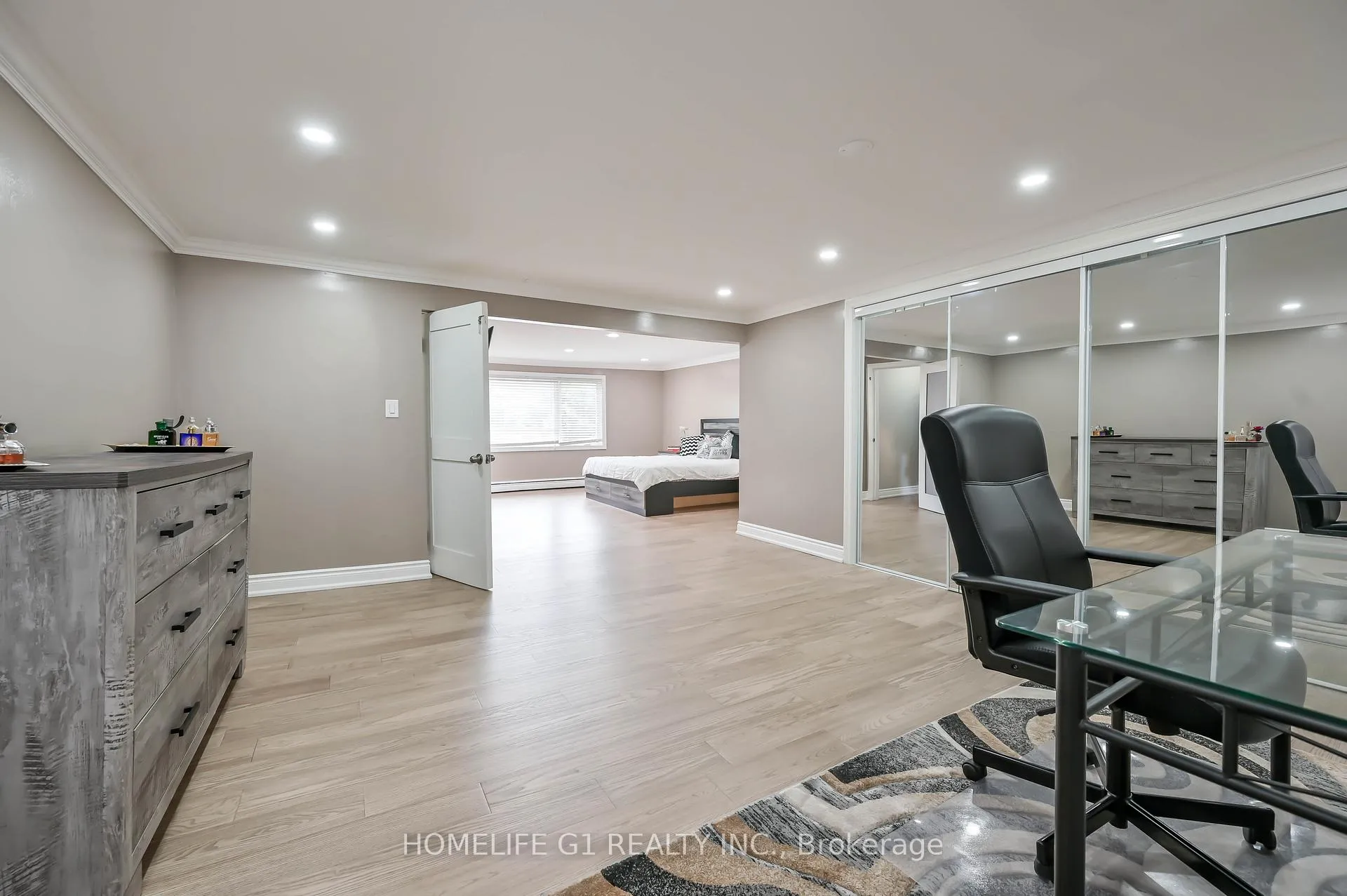 Photo 32 of 10 Douglas Place, Hamilton, Stoney Creek — HOMEH