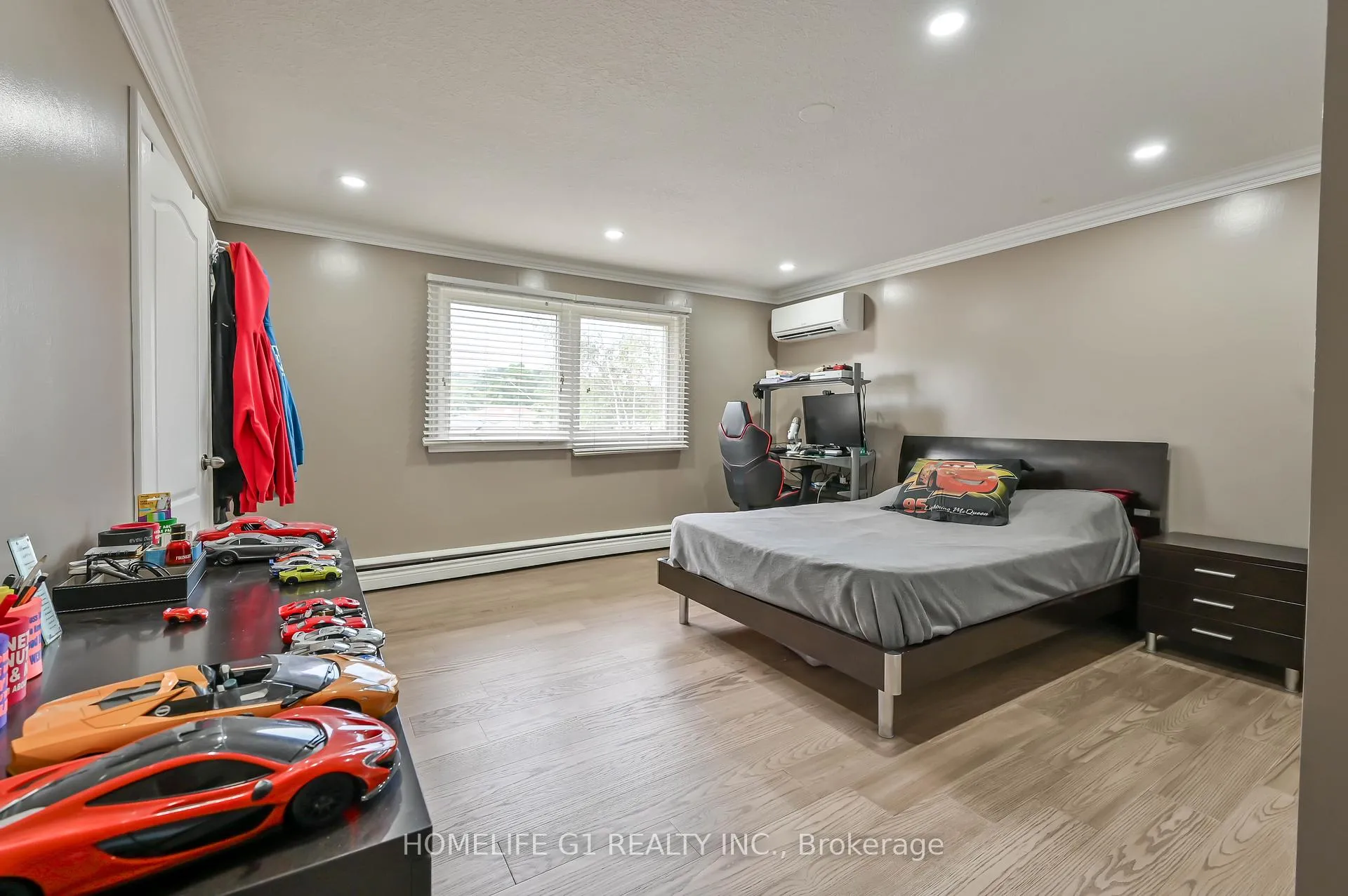 Photo 38 of 10 Douglas Place, Hamilton, Stoney Creek — HOMEH