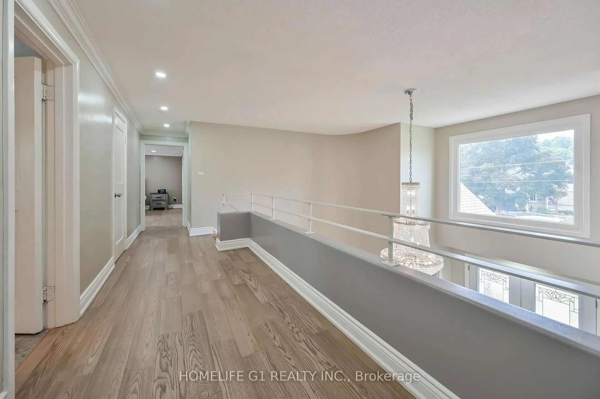 Photo 43 of 10 Douglas Place, Hamilton, Stoney Creek — HOMEH