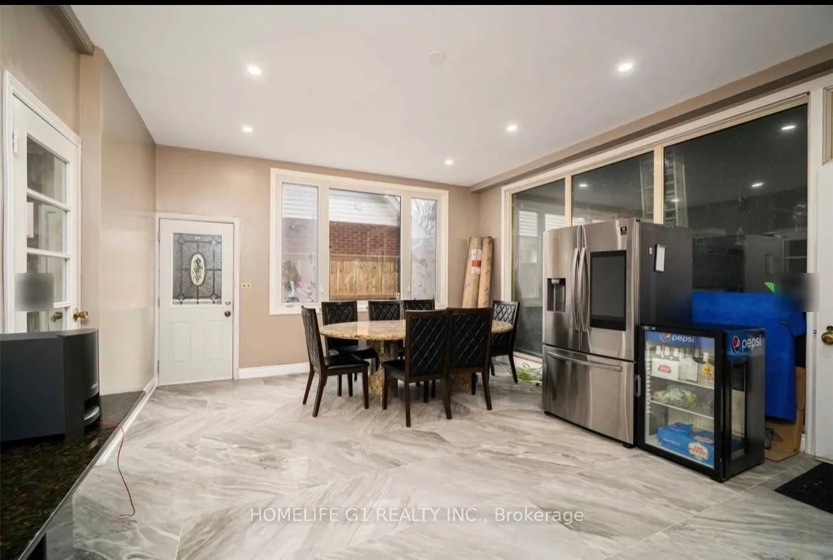 Photo 44 of 10 Douglas Place, Hamilton, Stoney Creek — HOMEH