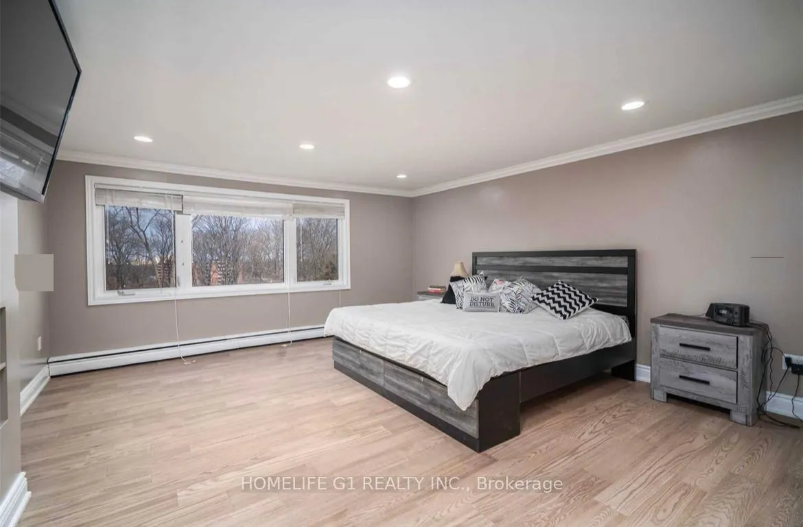 Photo 45 of 10 Douglas Place, Hamilton, Stoney Creek — HOMEH