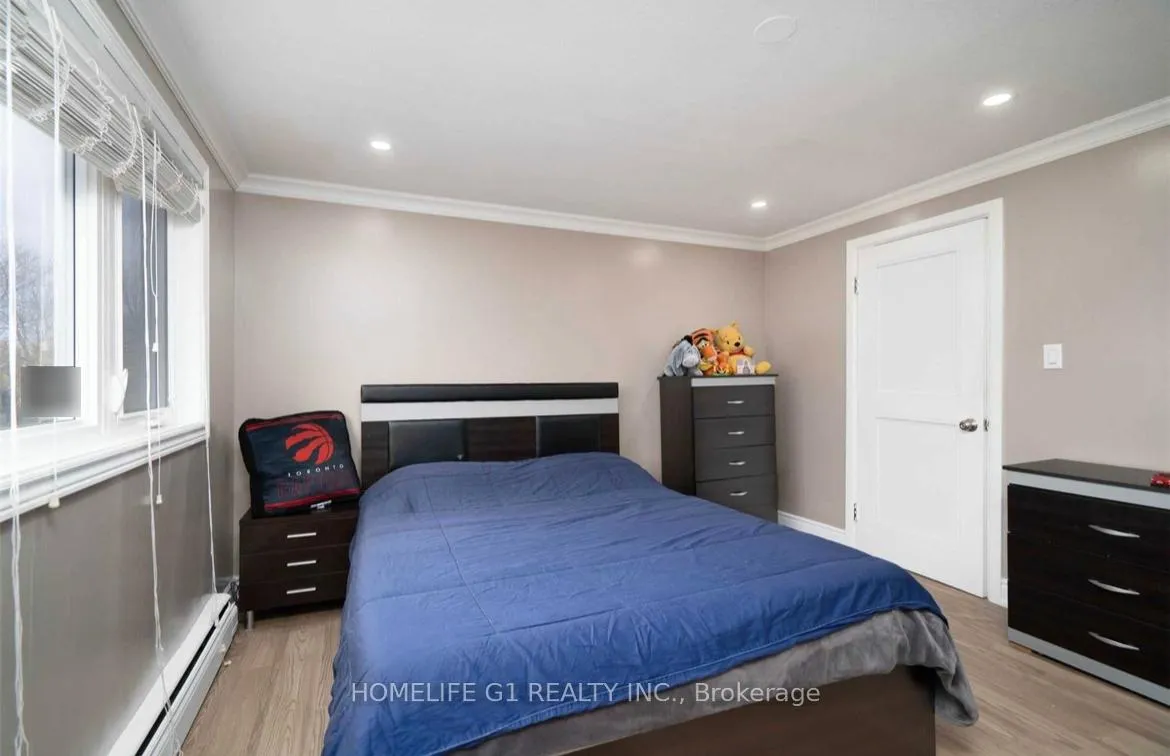 Photo 47 of 10 Douglas Place, Hamilton, Stoney Creek — HOMEH