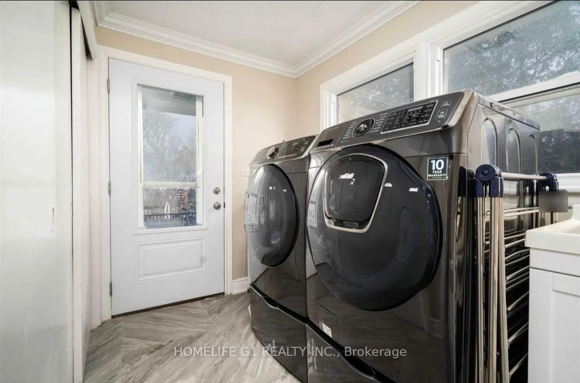 Photo 48 of 10 Douglas Place, Hamilton, Stoney Creek — HOMEH