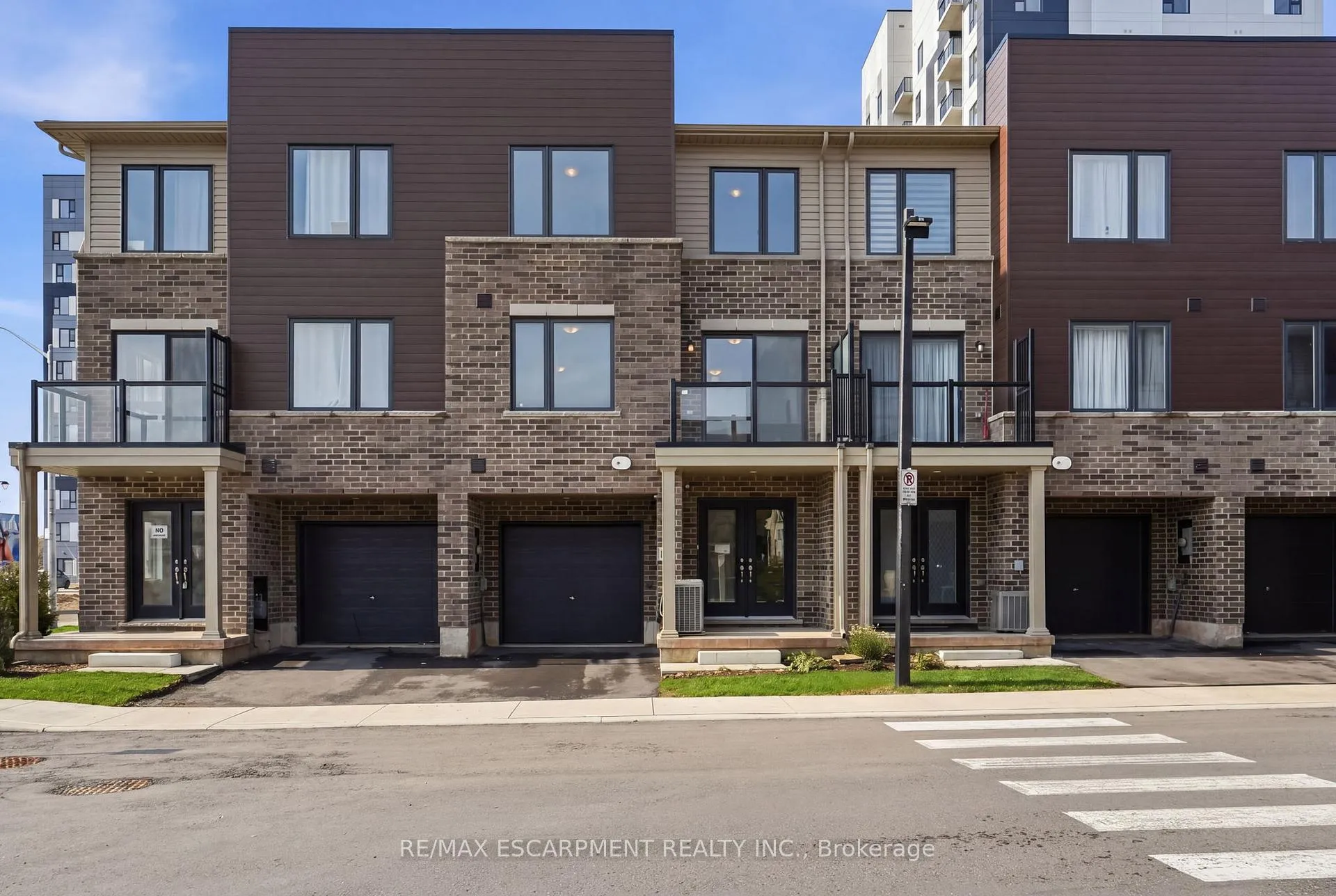 Photo 1 of 34 Dryden Lane, Hamilton, McQuesten — HOMEH
