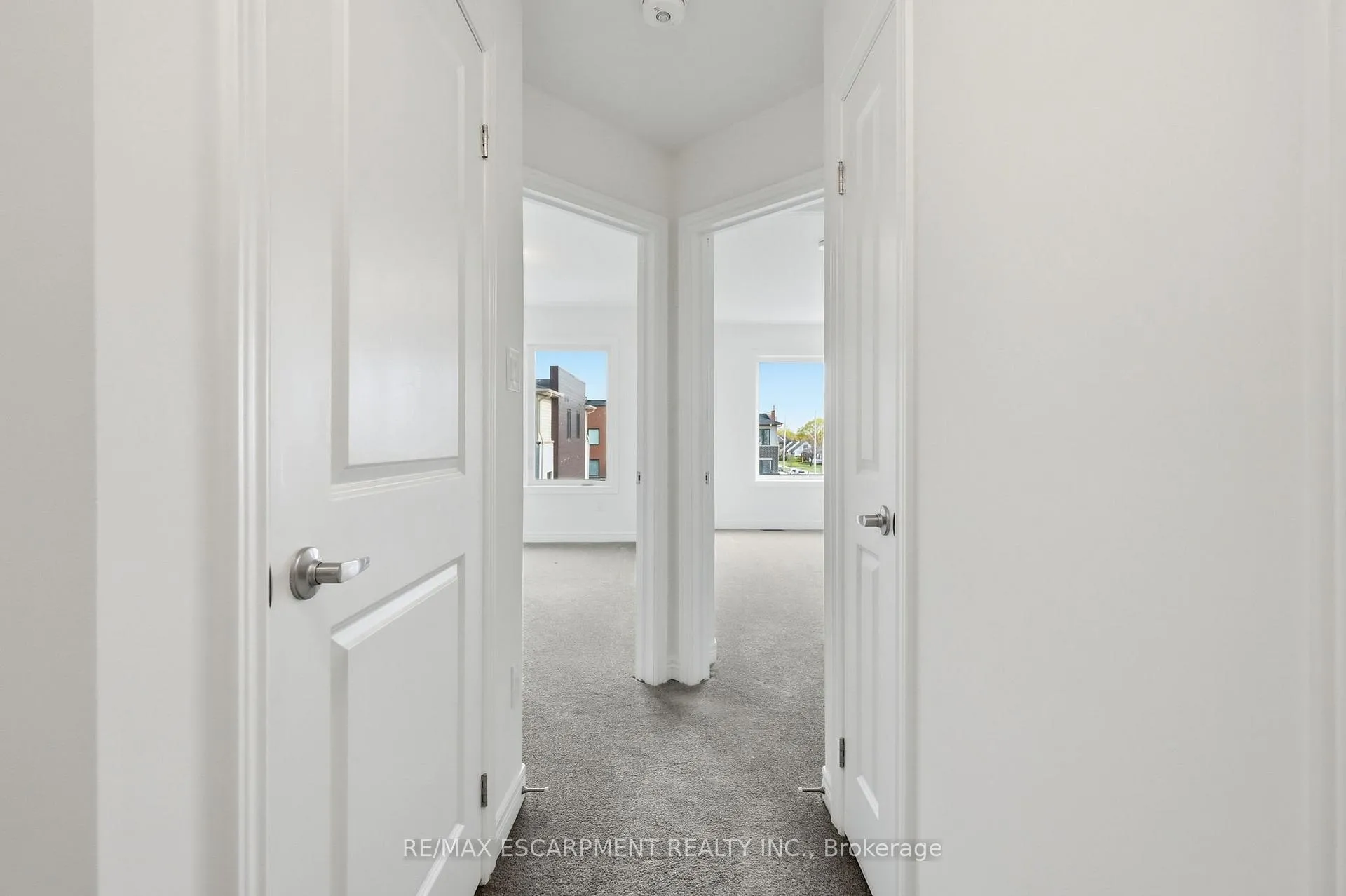 Photo 16 of 34 Dryden Lane, Hamilton, McQuesten — HOMEH