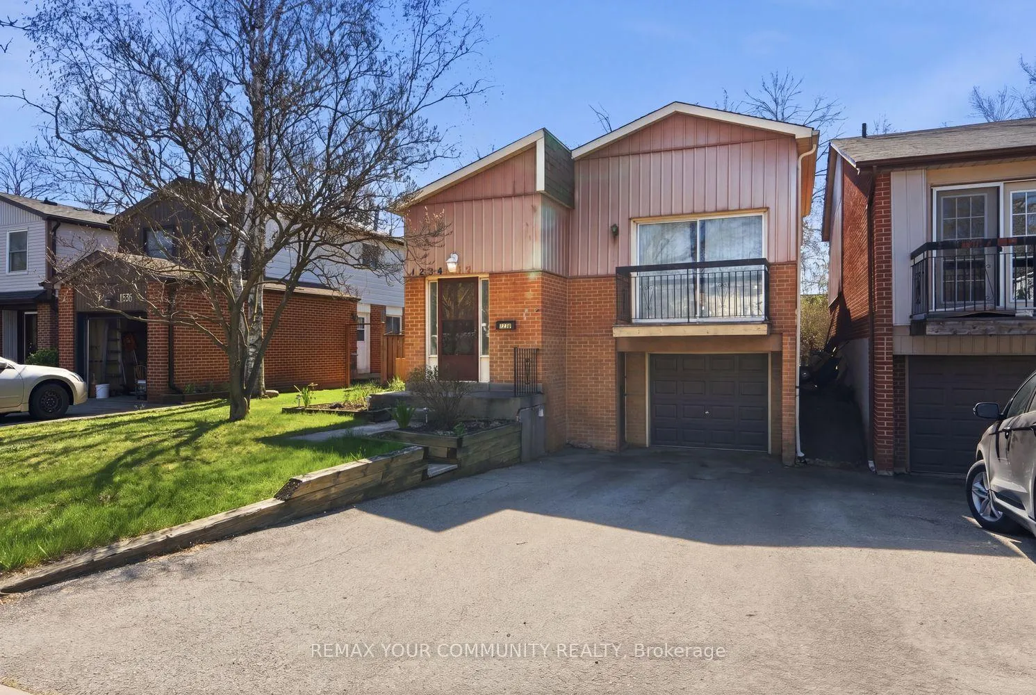 Photo 1 of 1238 Consort Crescent, Burlington, Palmer — HOMEH