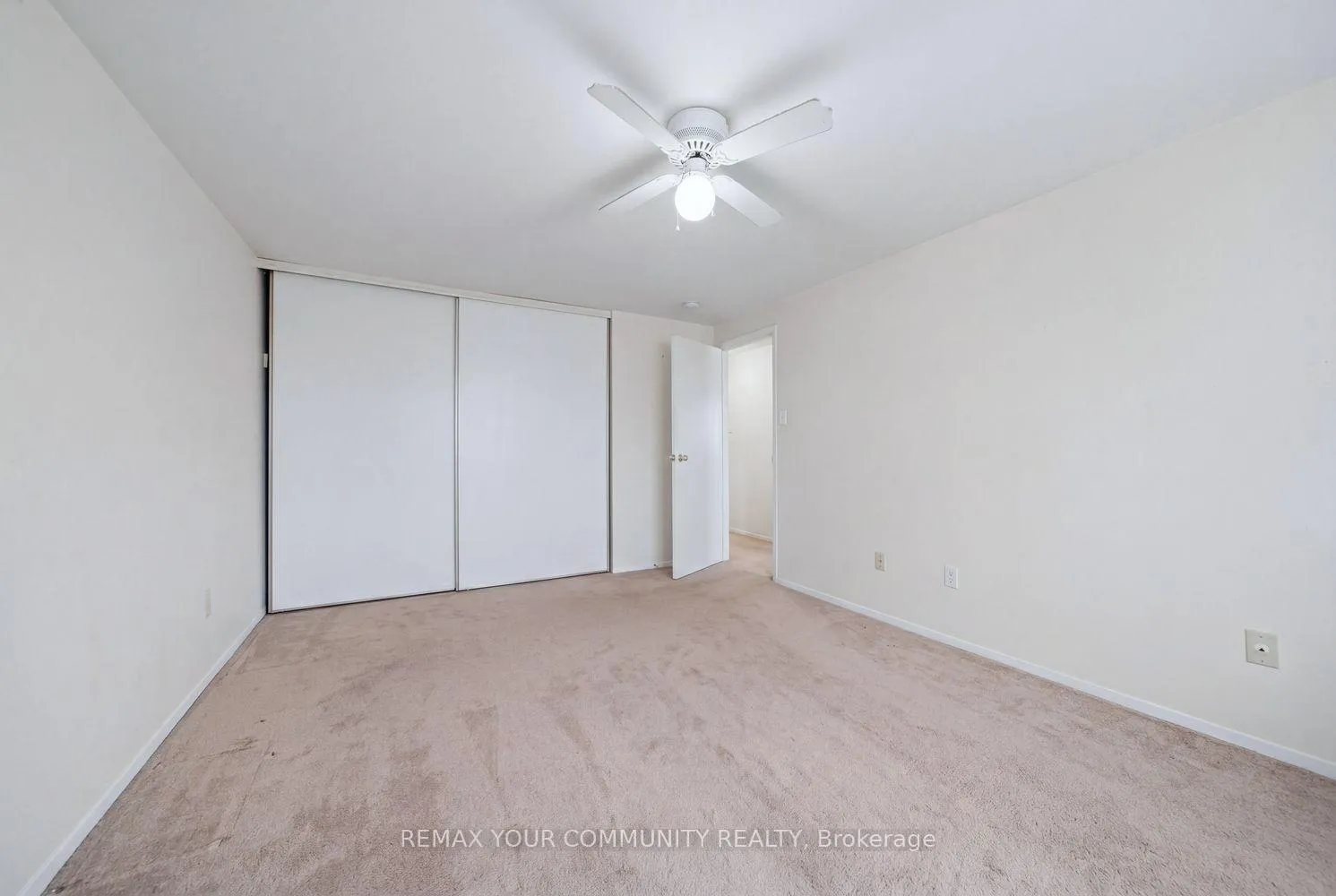 Photo 19 of 1238 Consort Crescent, Burlington, Palmer — HOMEH