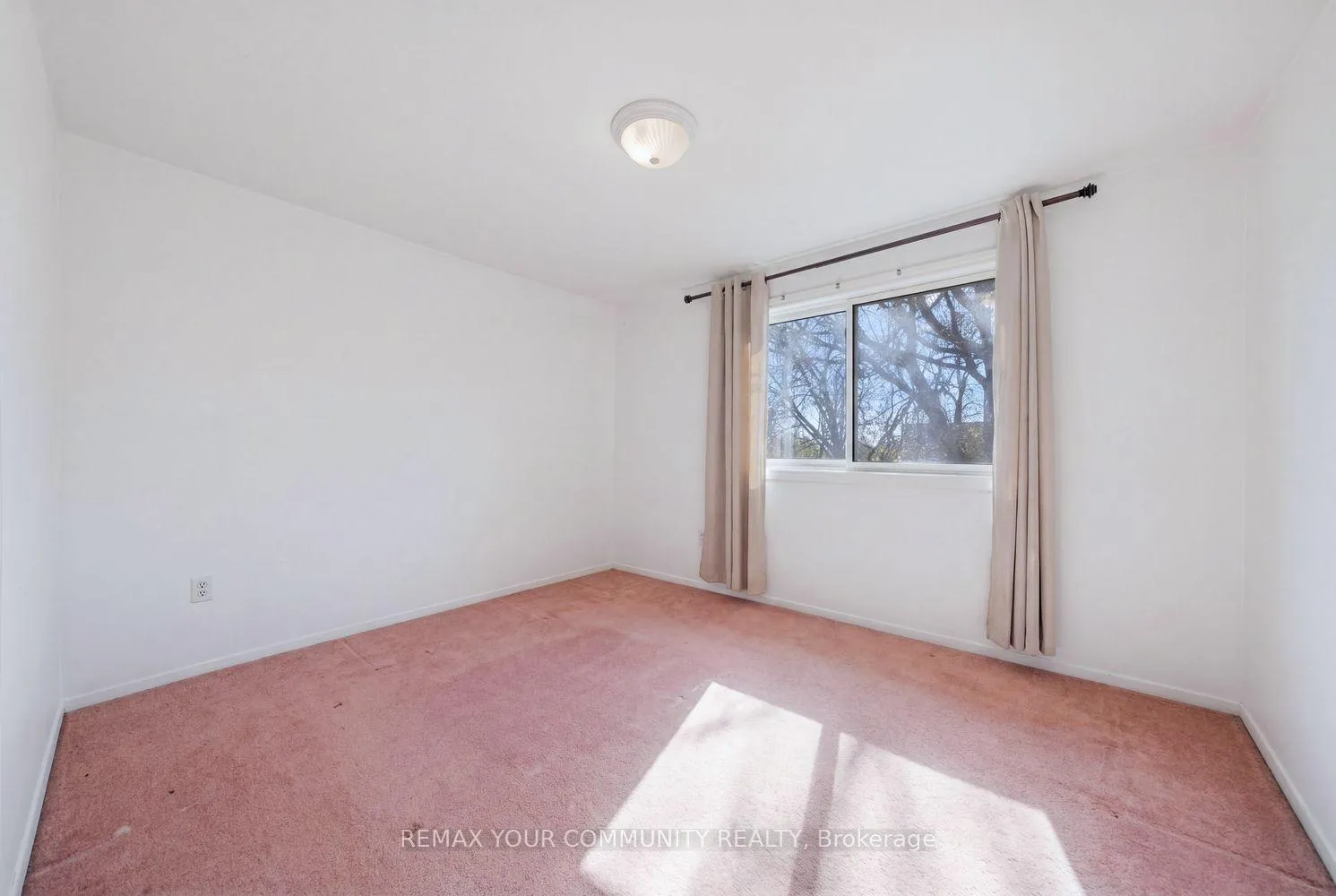 Photo 21 of 1238 Consort Crescent, Burlington, Palmer — HOMEH