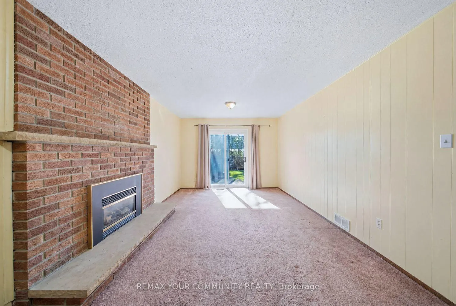 Photo 28 of 1238 Consort Crescent, Burlington, Palmer — HOMEH