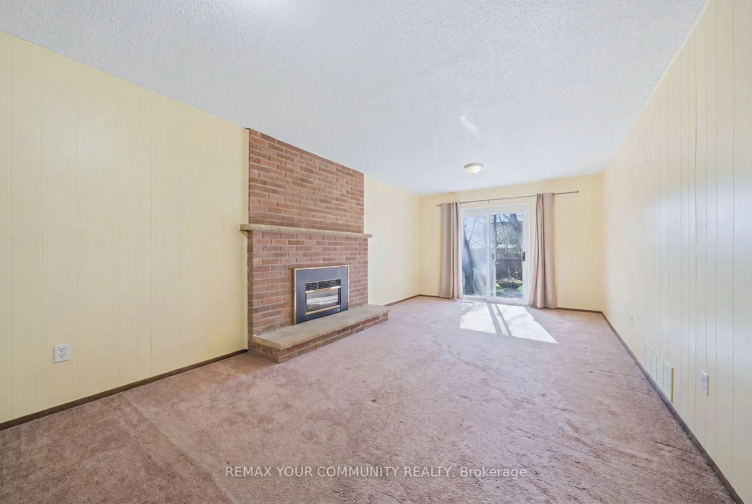 Photo 29 of 1238 Consort Crescent, Burlington, Palmer — HOMEH