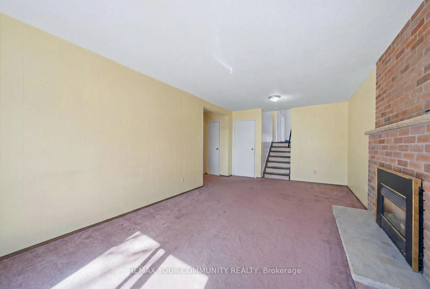 Photo 31 of 1238 Consort Crescent, Burlington, Palmer — HOMEH