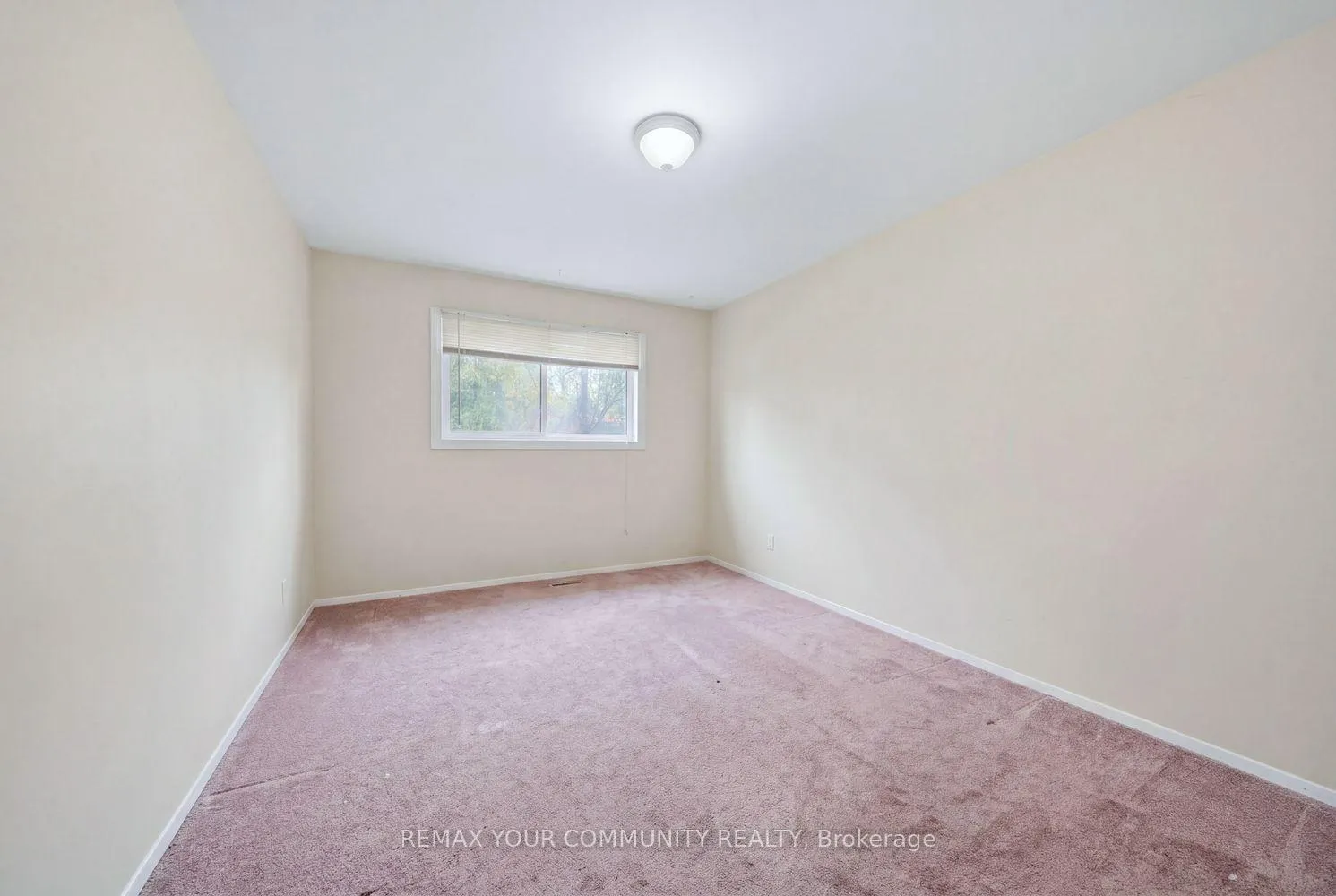 Photo 32 of 1238 Consort Crescent, Burlington, Palmer — HOMEH