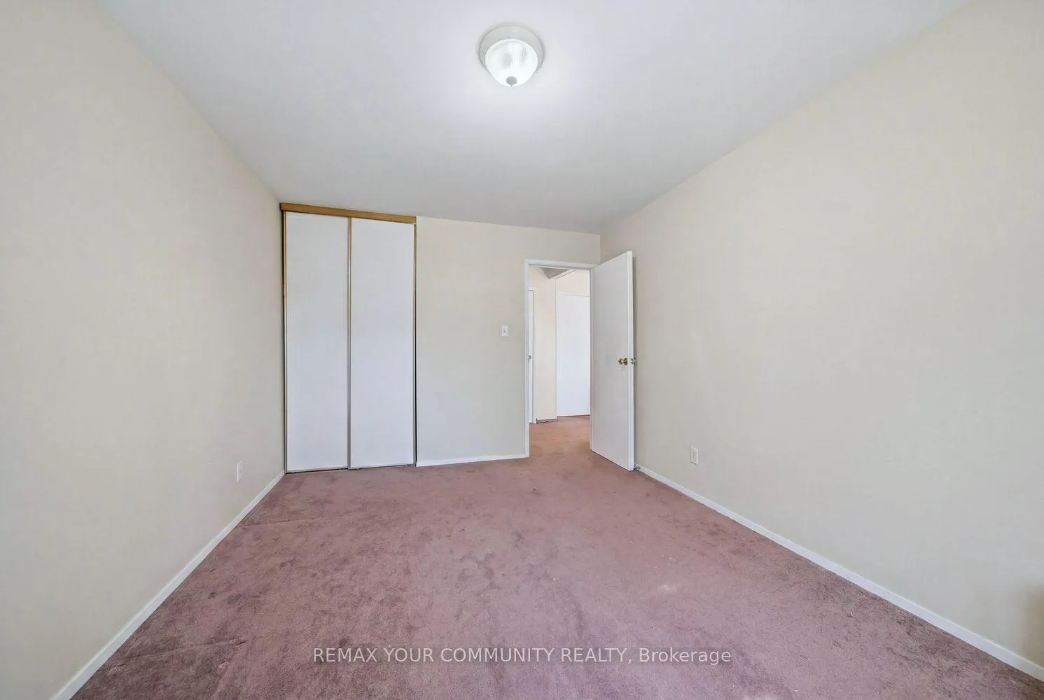 Photo 33 of 1238 Consort Crescent, Burlington, Palmer — HOMEH
