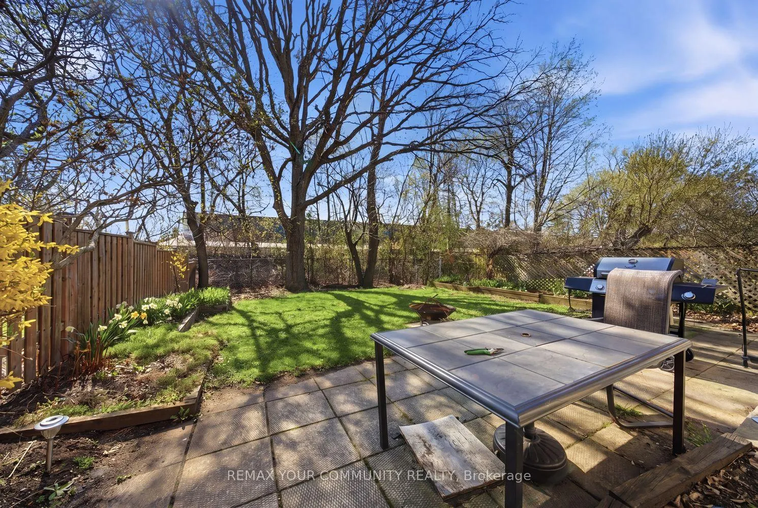 Photo 36 of 1238 Consort Crescent, Burlington, Palmer — HOMEH