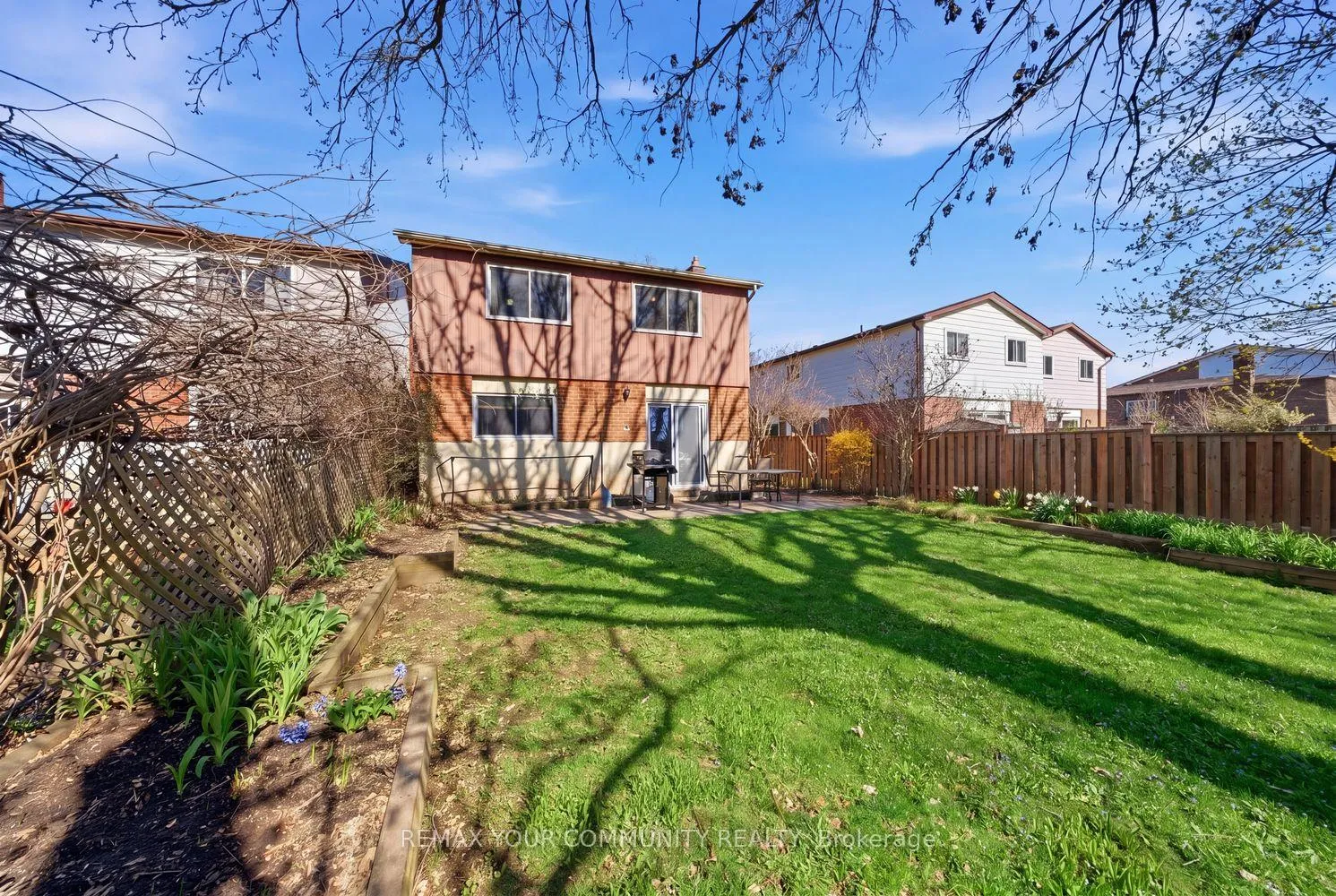 Photo 38 of 1238 Consort Crescent, Burlington, Palmer — HOMEH