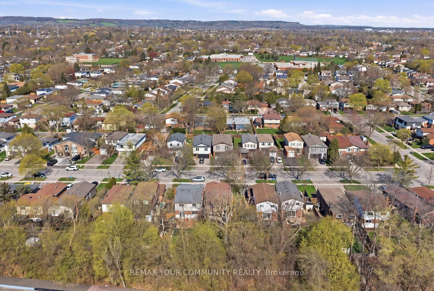 Photo 43 of 1238 Consort Crescent, Burlington, Palmer — HOMEH