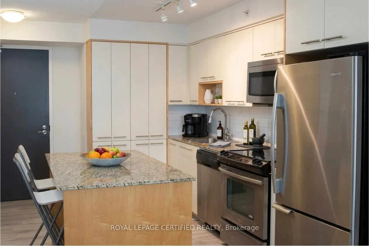 Photo 12 of Unit 809, 5 Valhalla Inn Road, Etobicoke, Islington-City Centre West — HOMEH