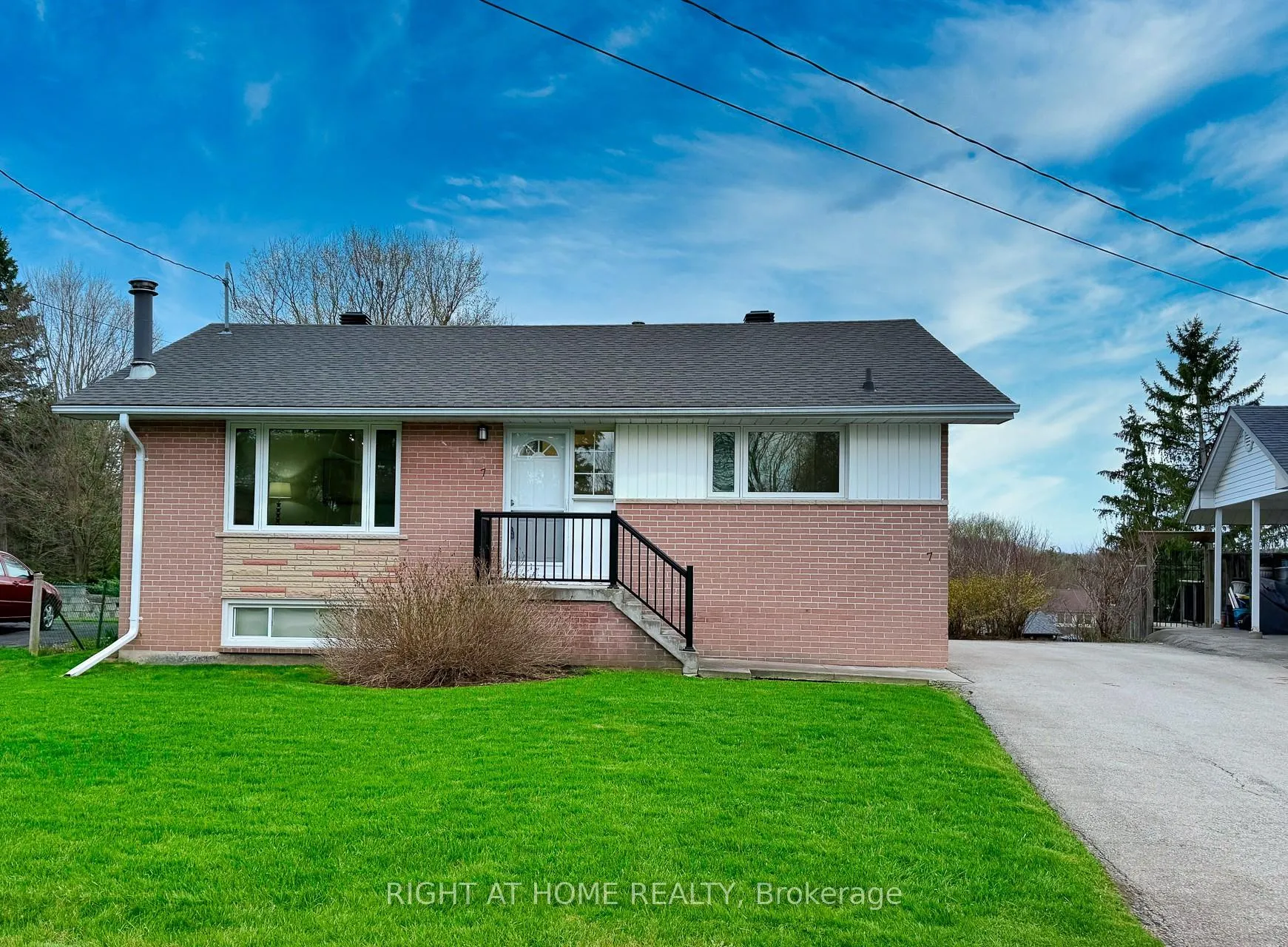 Photo 1 of 7 Lane Court, Halton Hills, Georgetown — HOMEH