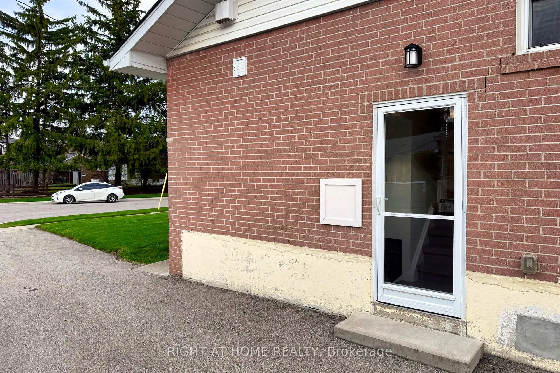 Photo 4 of 7 Lane Court, Halton Hills, Georgetown — HOMEH