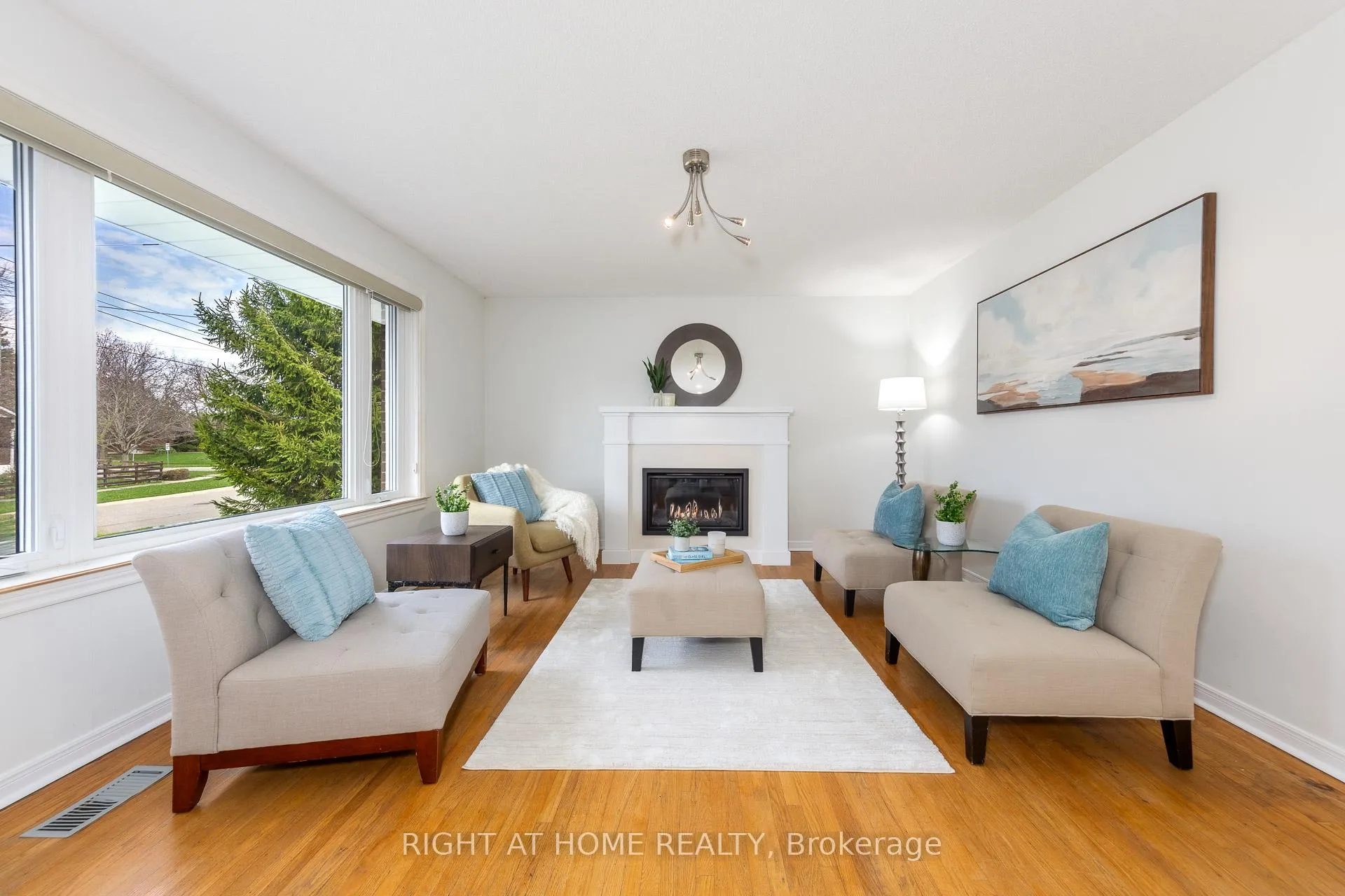 Photo 10 of 7 Lane Court, Halton Hills, Georgetown — HOMEH
