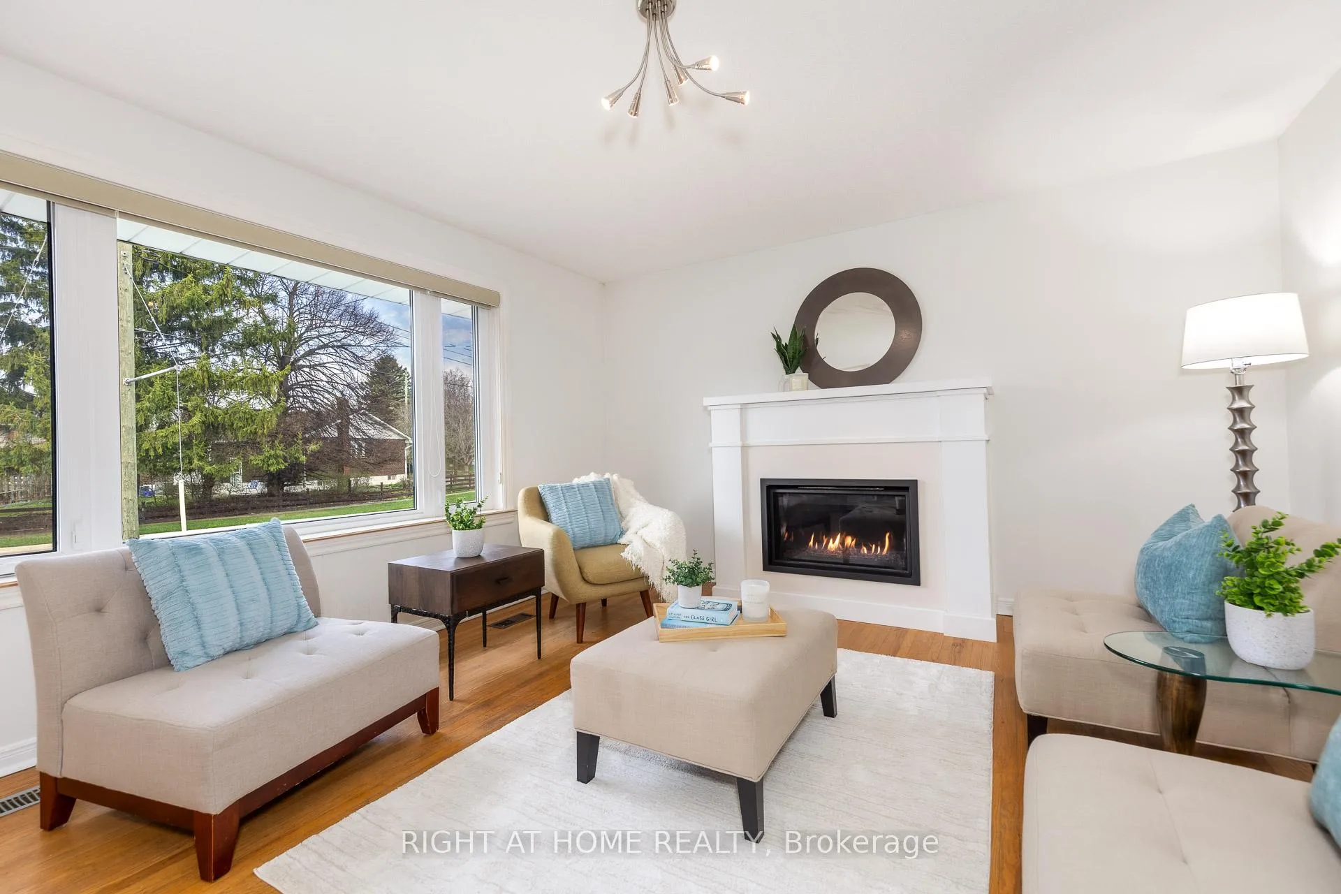 Photo 11 of 7 Lane Court, Halton Hills, Georgetown — HOMEH