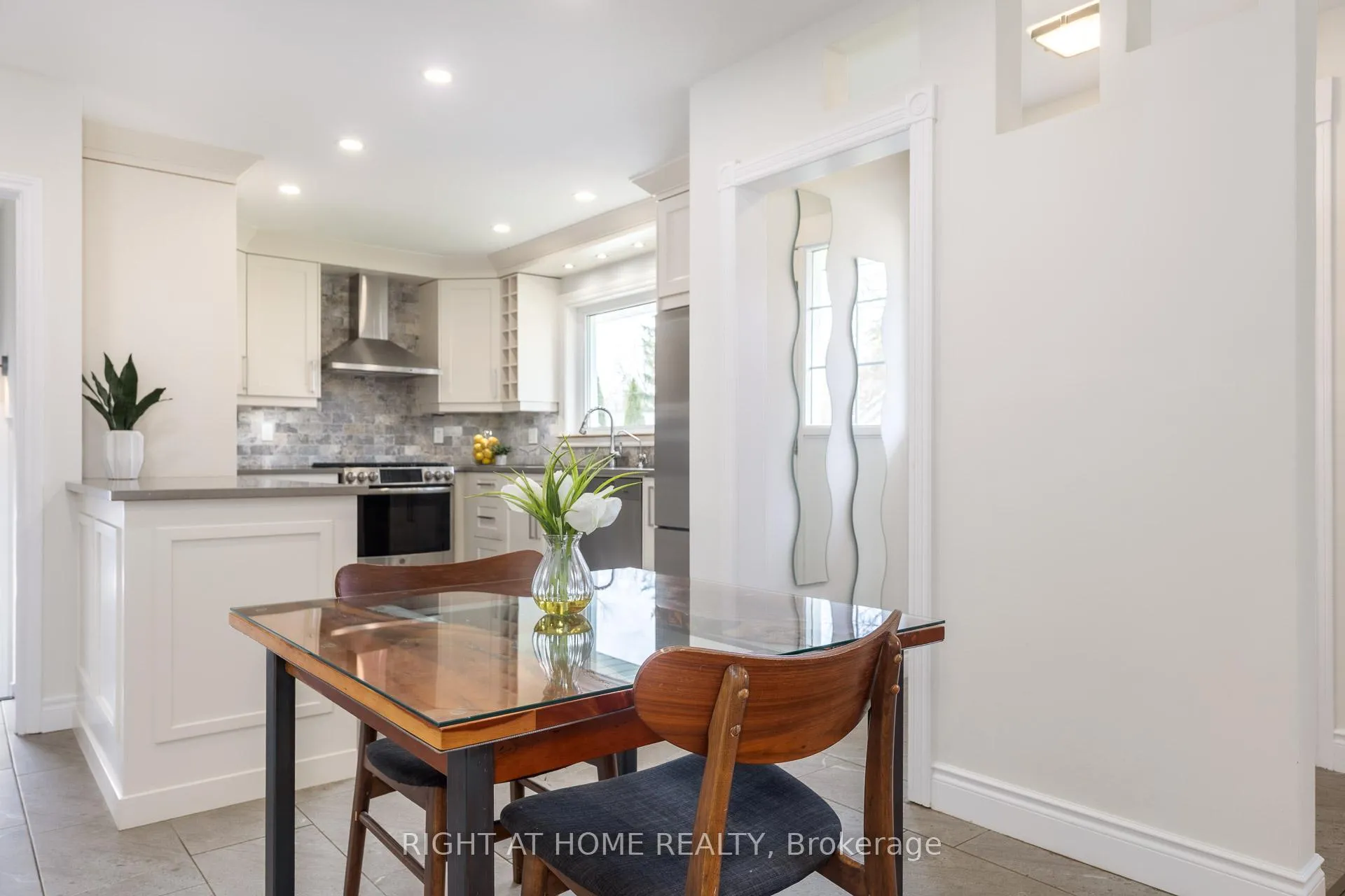 Photo 14 of 7 Lane Court, Halton Hills, Georgetown — HOMEH