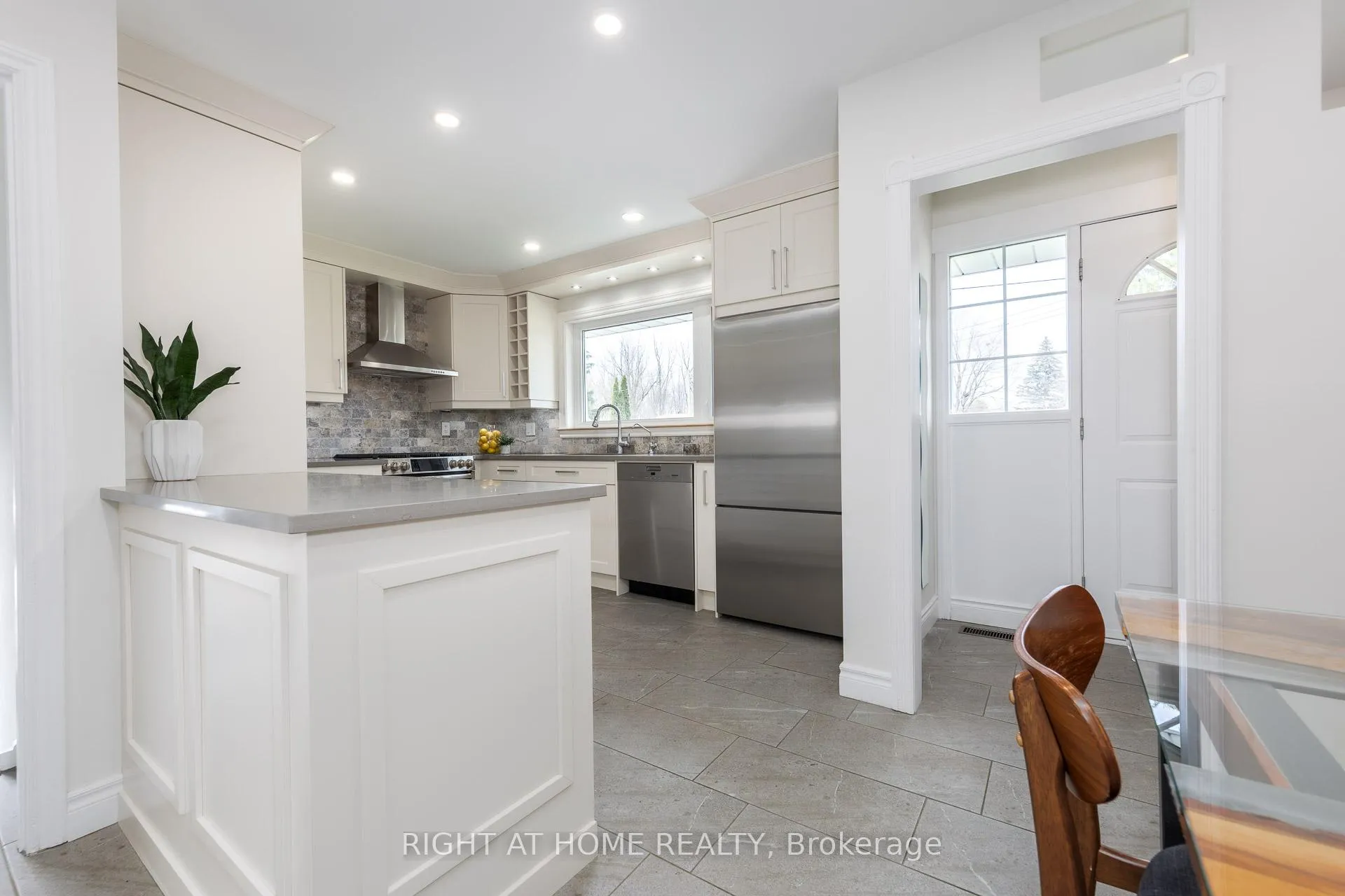 Photo 15 of 7 Lane Court, Halton Hills, Georgetown — HOMEH