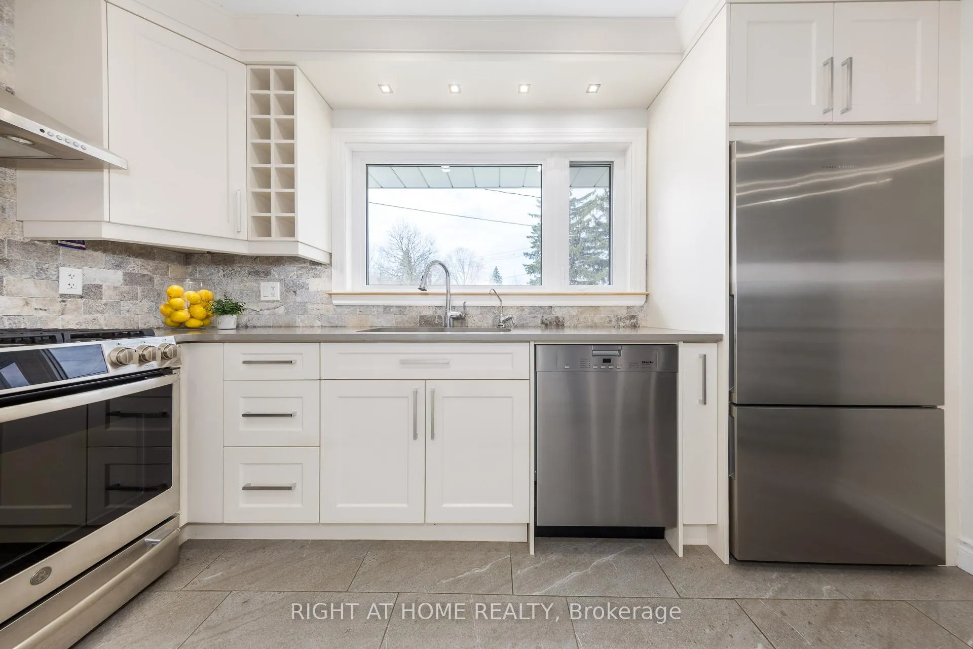 Photo 20 of 7 Lane Court, Halton Hills, Georgetown — HOMEH