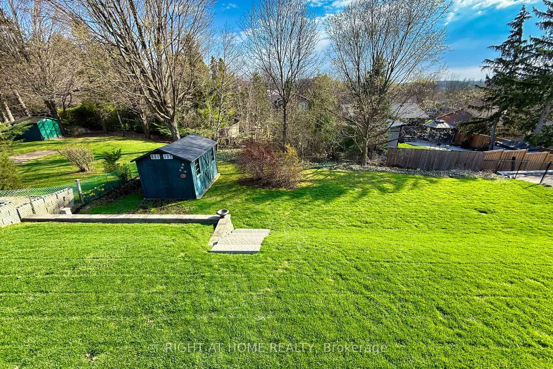 Photo 35 of 7 Lane Court, Halton Hills, Georgetown — HOMEH